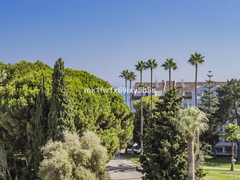This beautifully renovated two-bedroom apartment is situated in the iconic Torre de Río Real, one of Marbella's most renowned buildings. Located in the exclusive Río Real residential area in Eastern Marbella, it's just a 5-minute drive from Marbella's cit