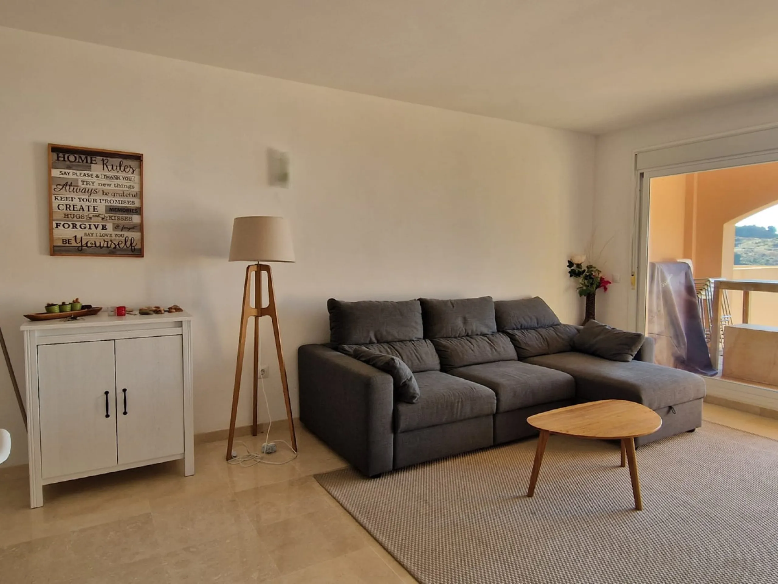 Apartment - Middle Floor Apartment в продаже в Mijas, Málaga. В доме 2 спален и 2 ванных комнат. Площадь дома 108 м²