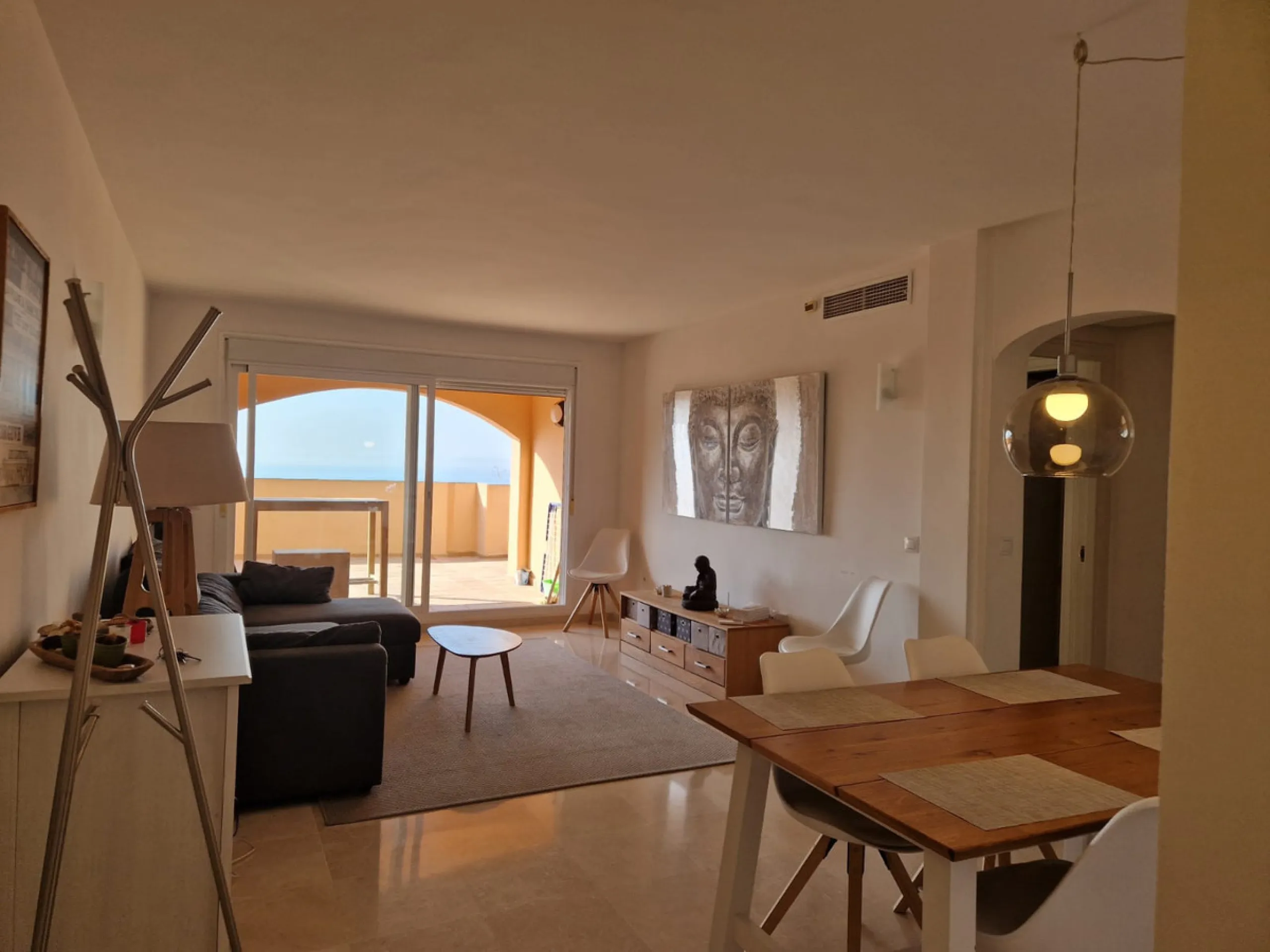 Apartment - Middle Floor Apartment в продаже в Mijas, Málaga. В доме 2 спален и 2 ванных комнат. Площадь дома 108 м²
