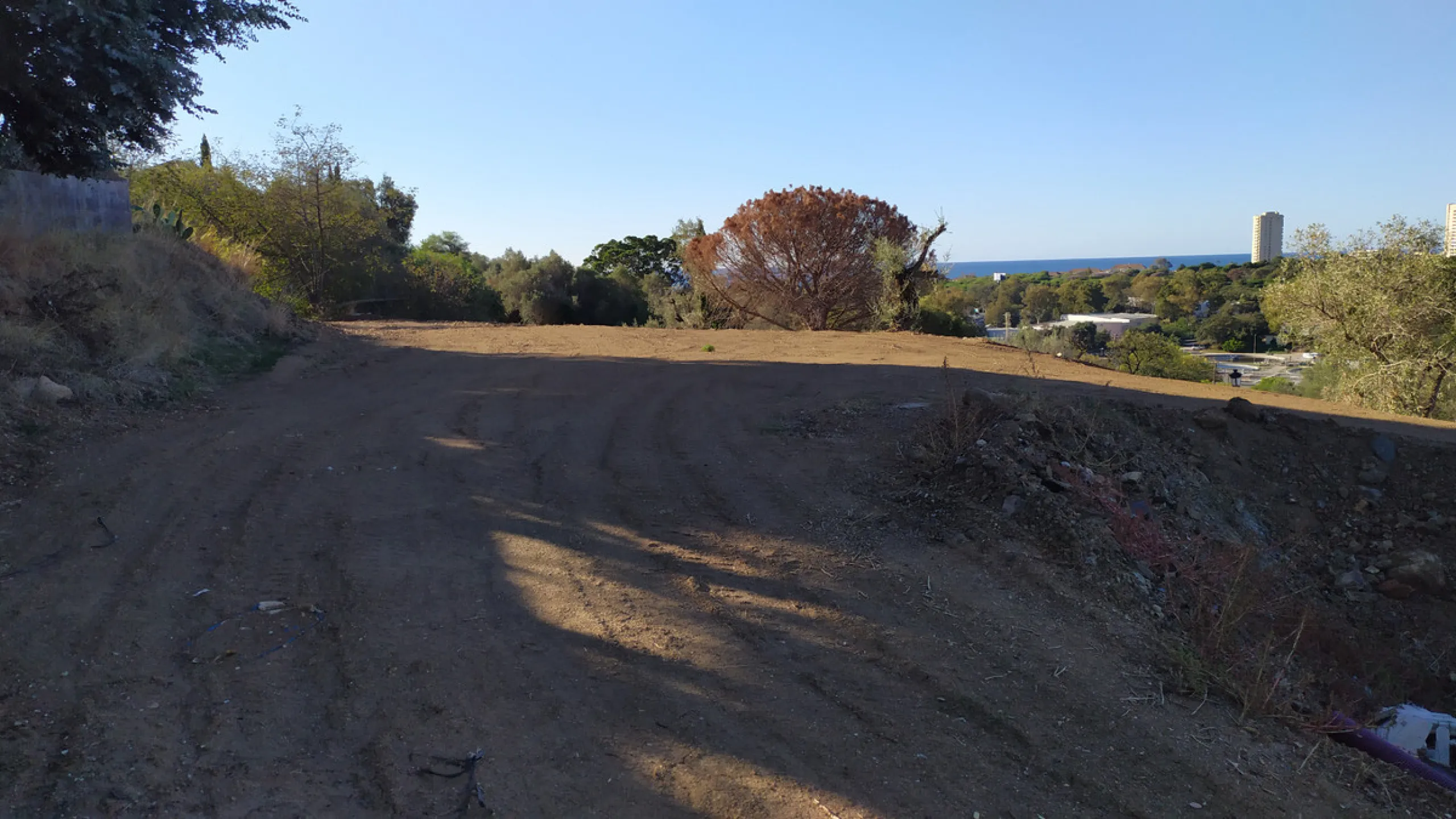 Plot - Land в продаже в Marbella, Málaga. Площадь участка 1497 м²