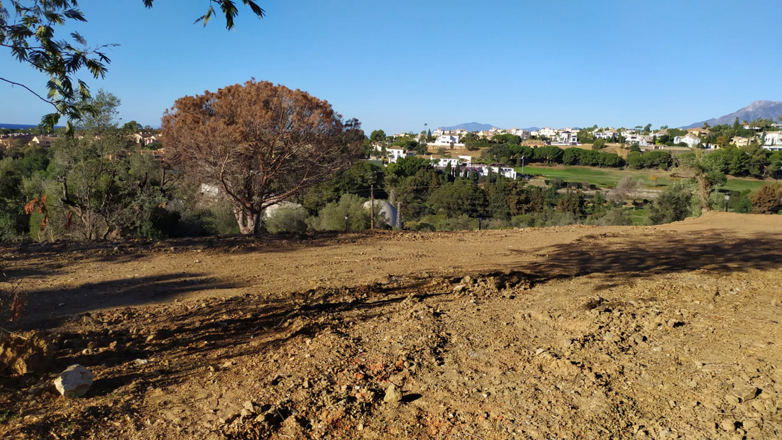 Plot - Land в продаже в Marbella, Málaga. Площадь участка 1497 м²