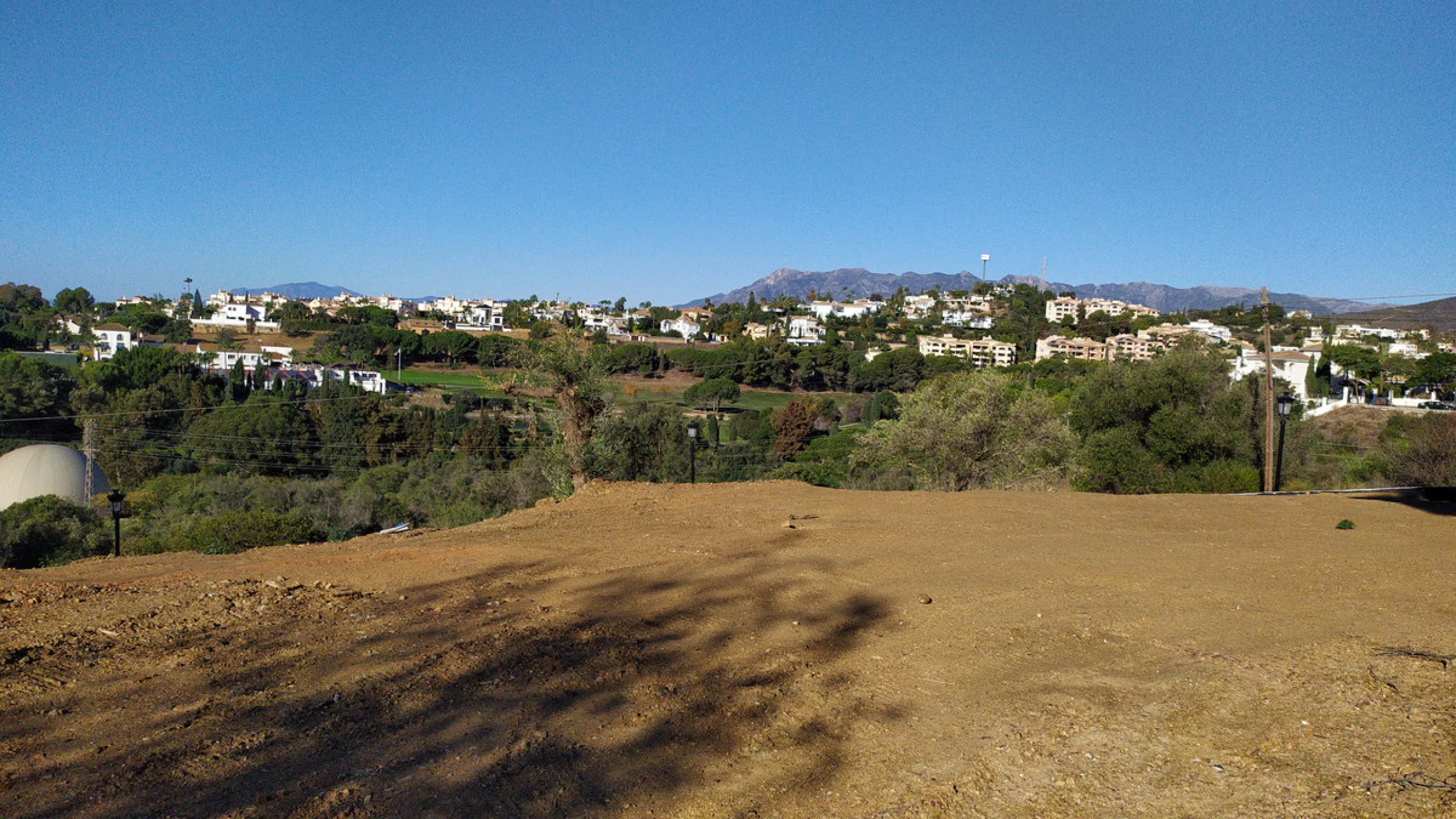 Plot - Land в продаже в Marbella, Málaga. Площадь участка 1497 м²