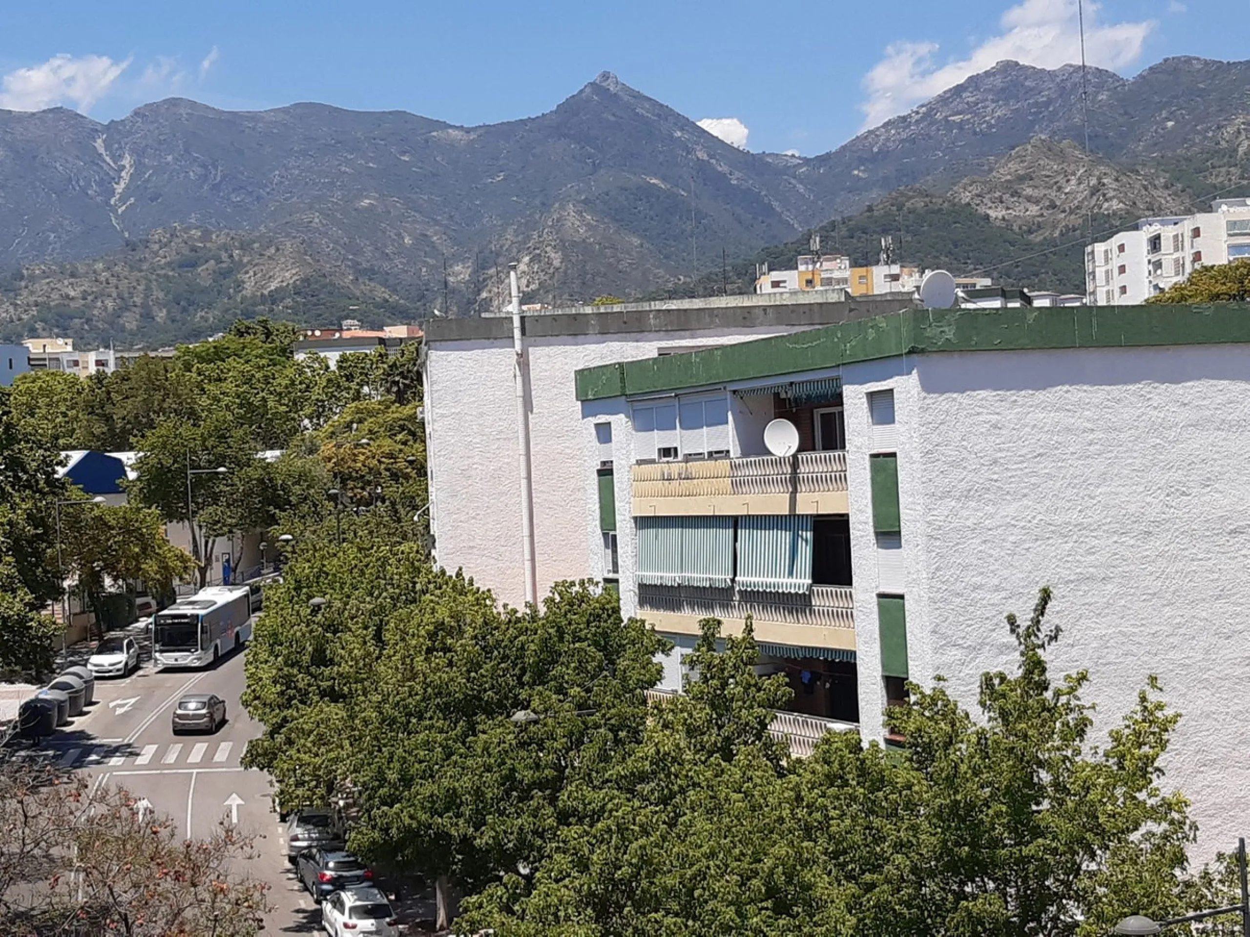 Stunning & Spacious 2-Bedroom Apartment in the Heart of Marbella