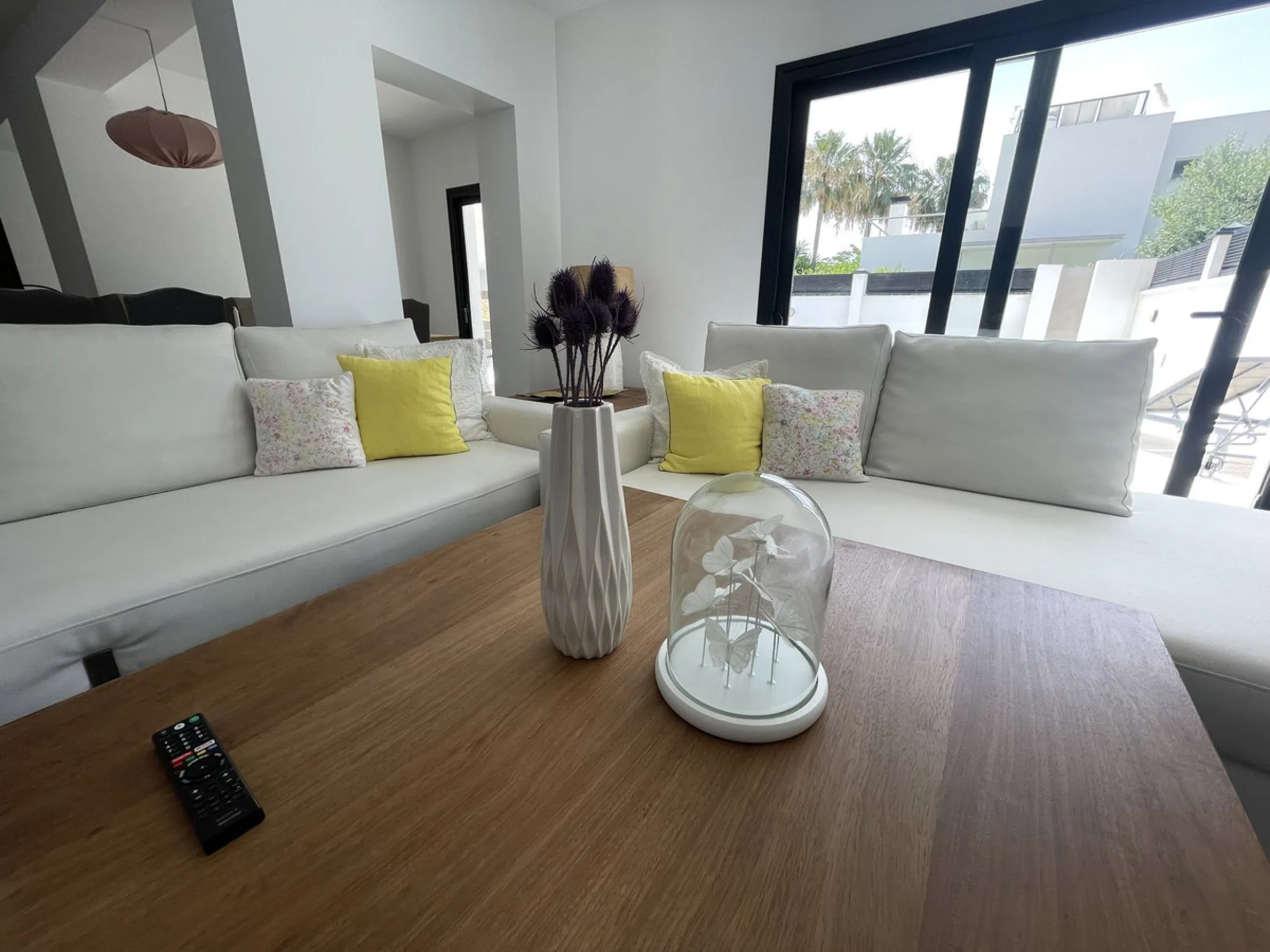 House - Detached Villa в продаже в Marbella, Málaga. В доме 3 спален и 3 ванных комнат. Площадь дома 195 м². Площадь участка 420 м²