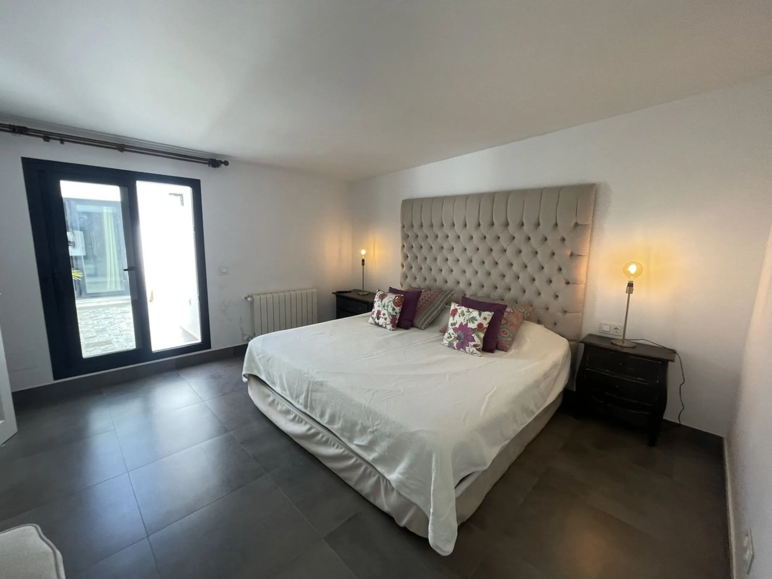 House - Detached Villa в продаже в Marbella, Málaga. В доме 3 спален и 3 ванных комнат. Площадь дома 195 м². Площадь участка 420 м²
