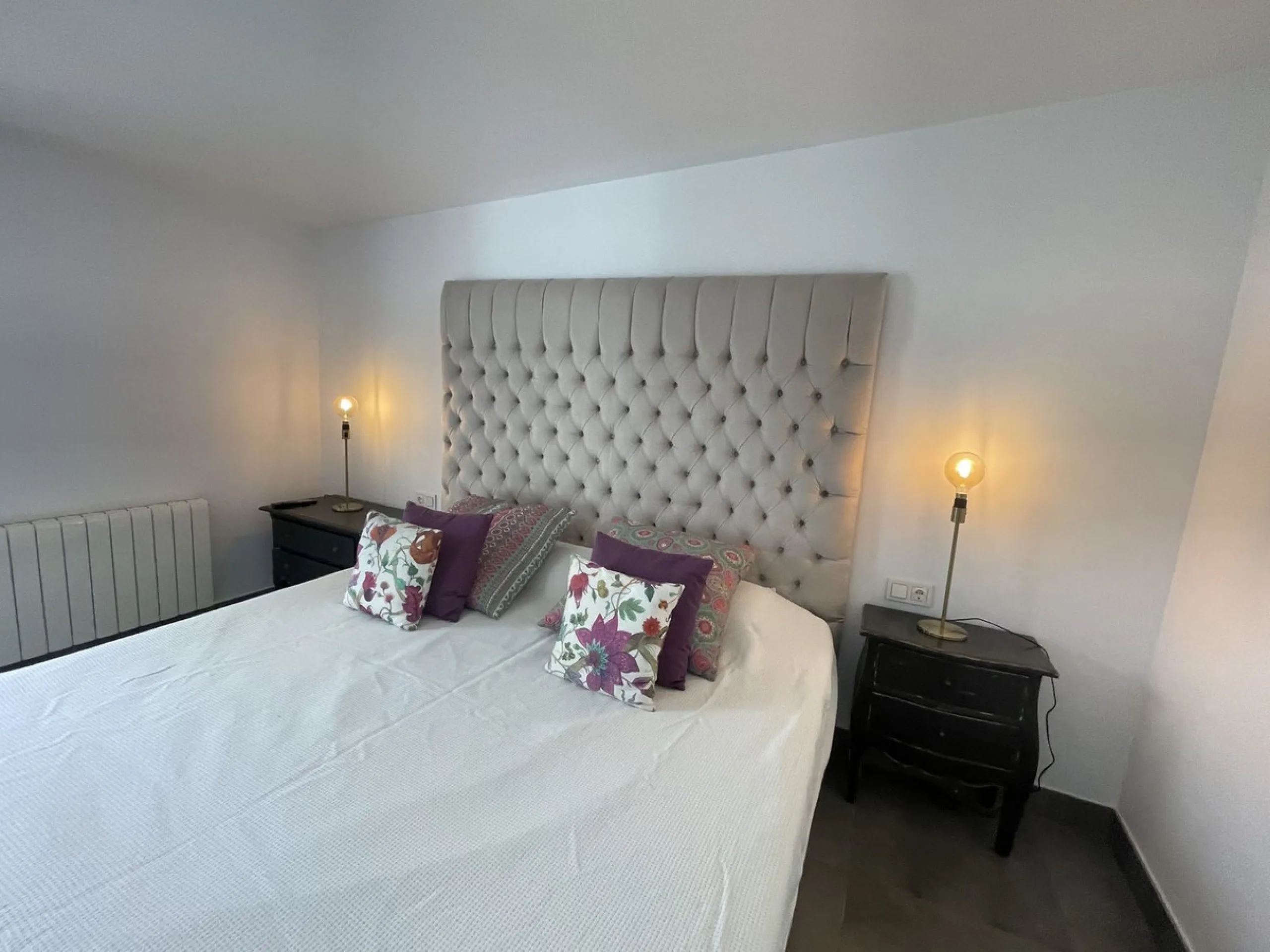 House - Detached Villa в продаже в Marbella, Málaga. В доме 3 спален и 3 ванных комнат. Площадь дома 195 м². Площадь участка 420 м²