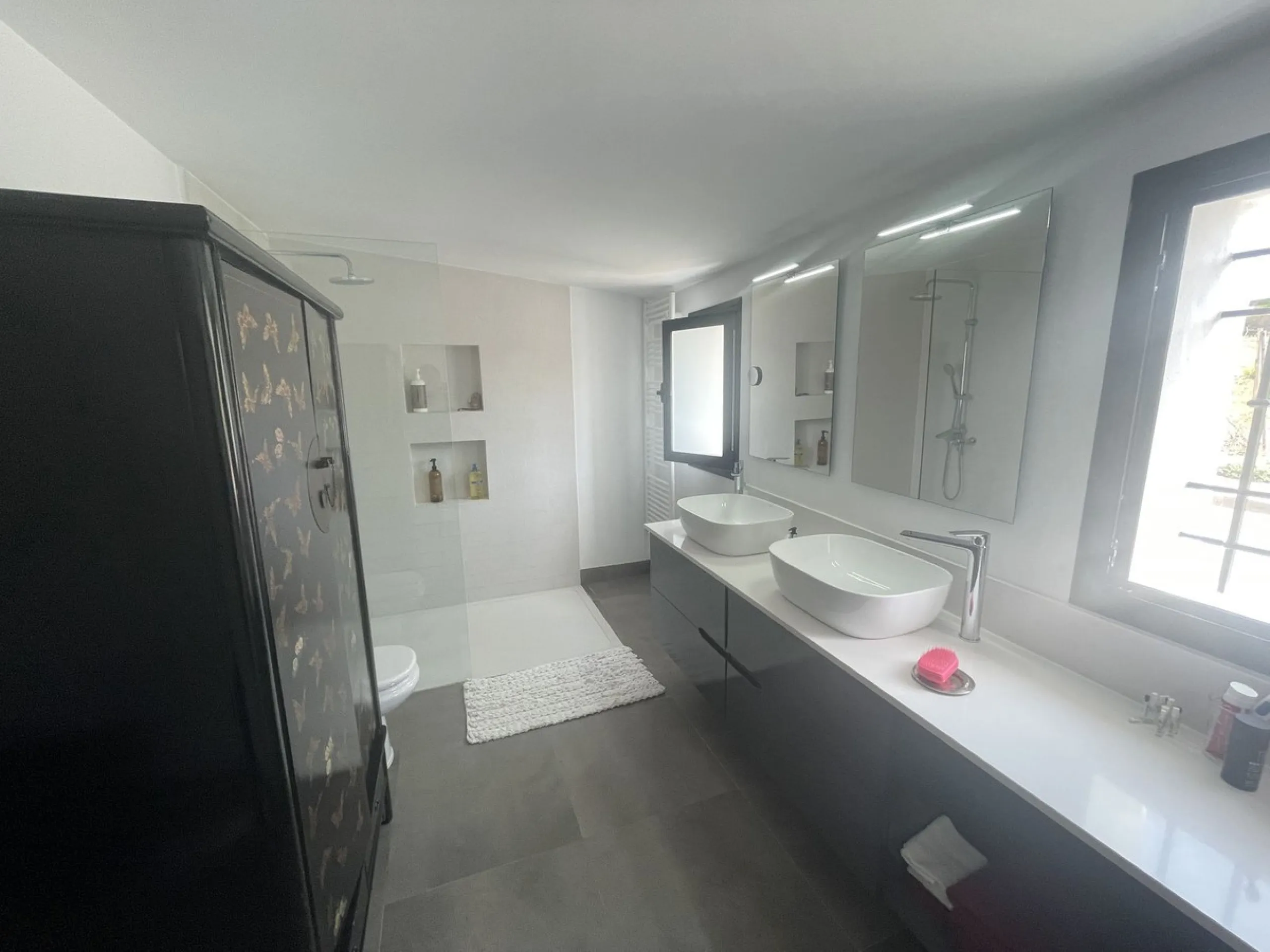 House - Detached Villa в продаже в Marbella, Málaga. В доме 3 спален и 3 ванных комнат. Площадь дома 195 м². Площадь участка 420 м²