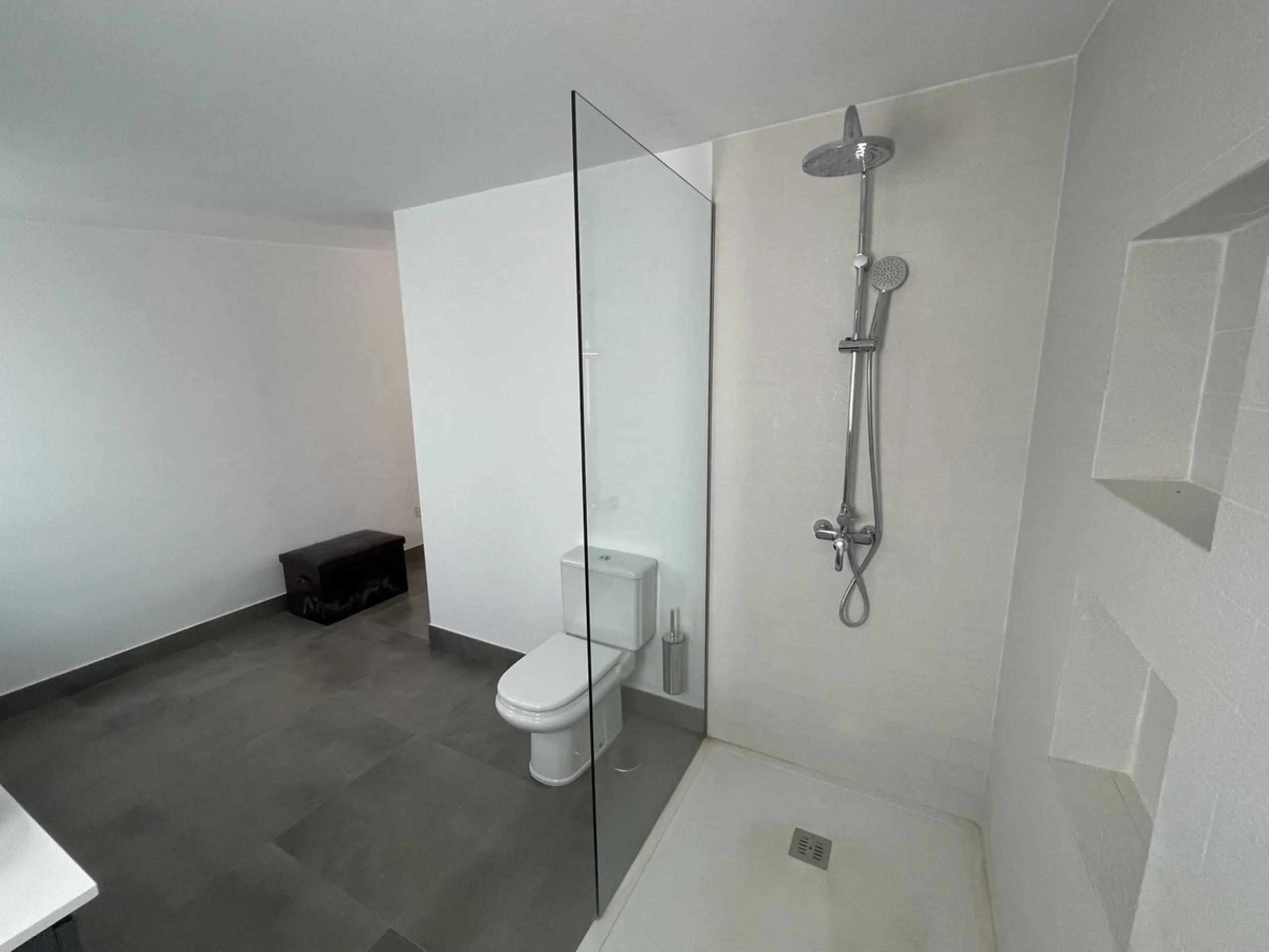 House - Detached Villa в продаже в Marbella, Málaga. В доме 3 спален и 3 ванных комнат. Площадь дома 195 м². Площадь участка 420 м²