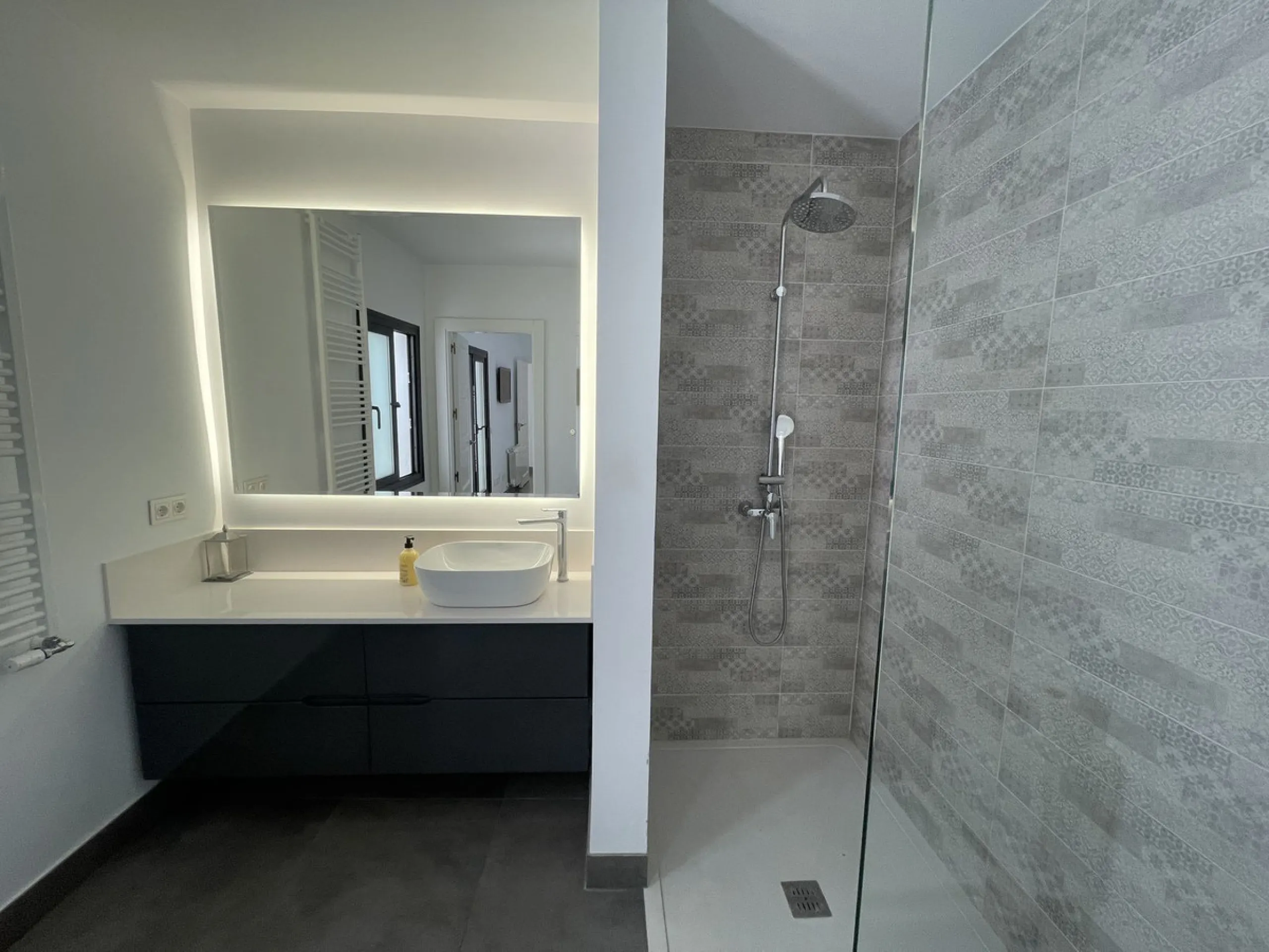 House - Detached Villa в продаже в Marbella, Málaga. В доме 3 спален и 3 ванных комнат. Площадь дома 195 м². Площадь участка 420 м²