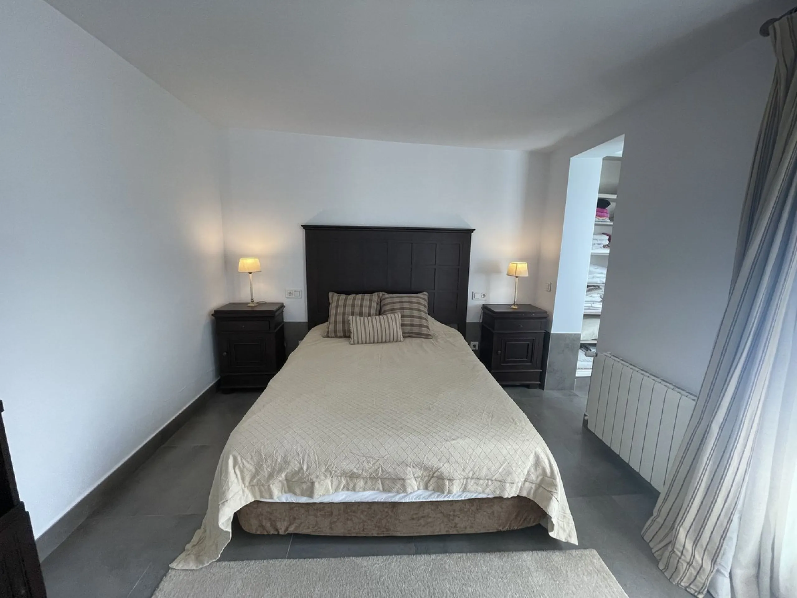 House - Detached Villa в продаже в Marbella, Málaga. В доме 3 спален и 3 ванных комнат. Площадь дома 195 м². Площадь участка 420 м²