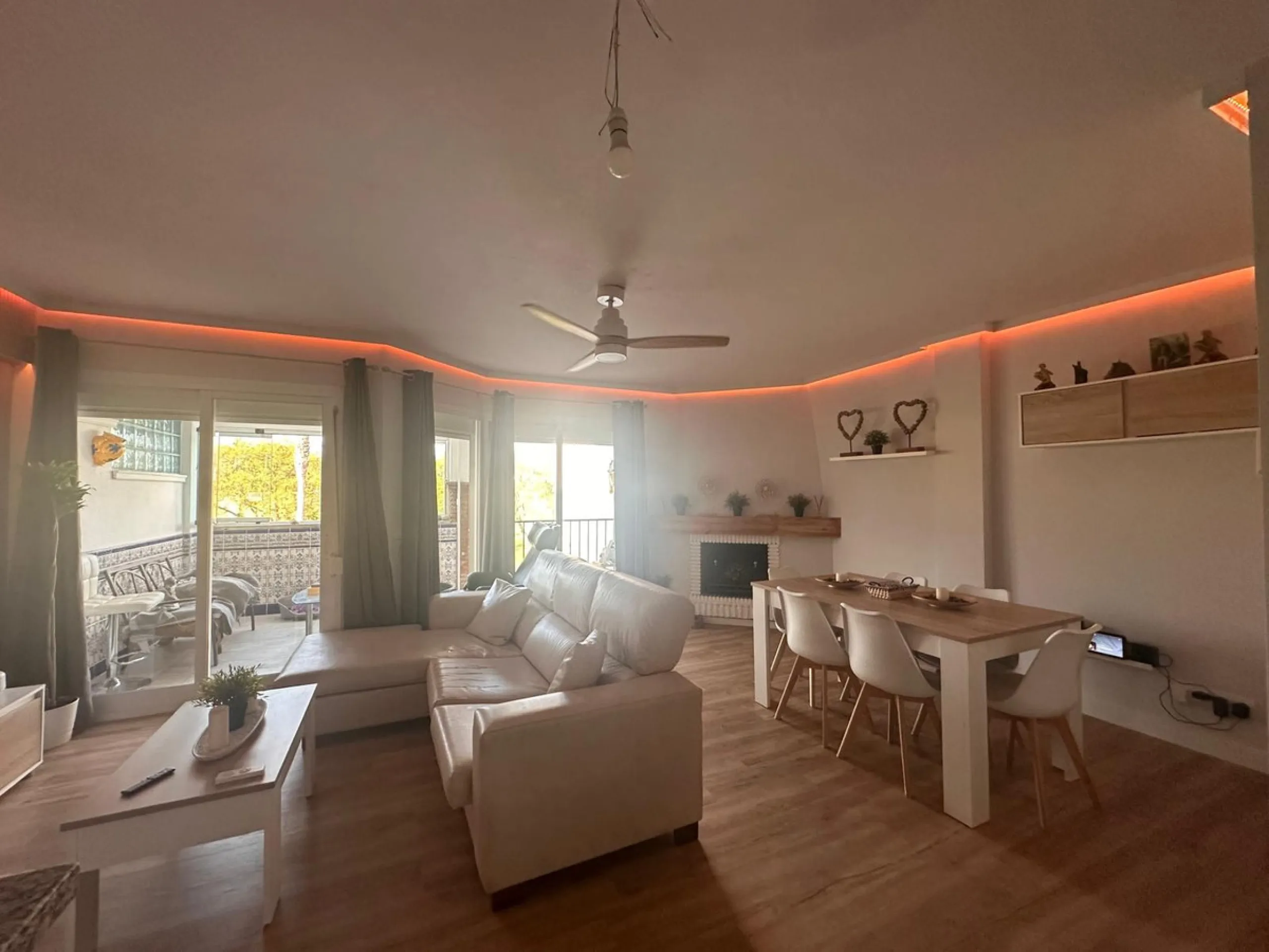 Apartment - Top Floor Apartment в продаже в Mijas, Málaga. В доме 2 спален и 2 ванных комнат. Площадь дома 143 м²