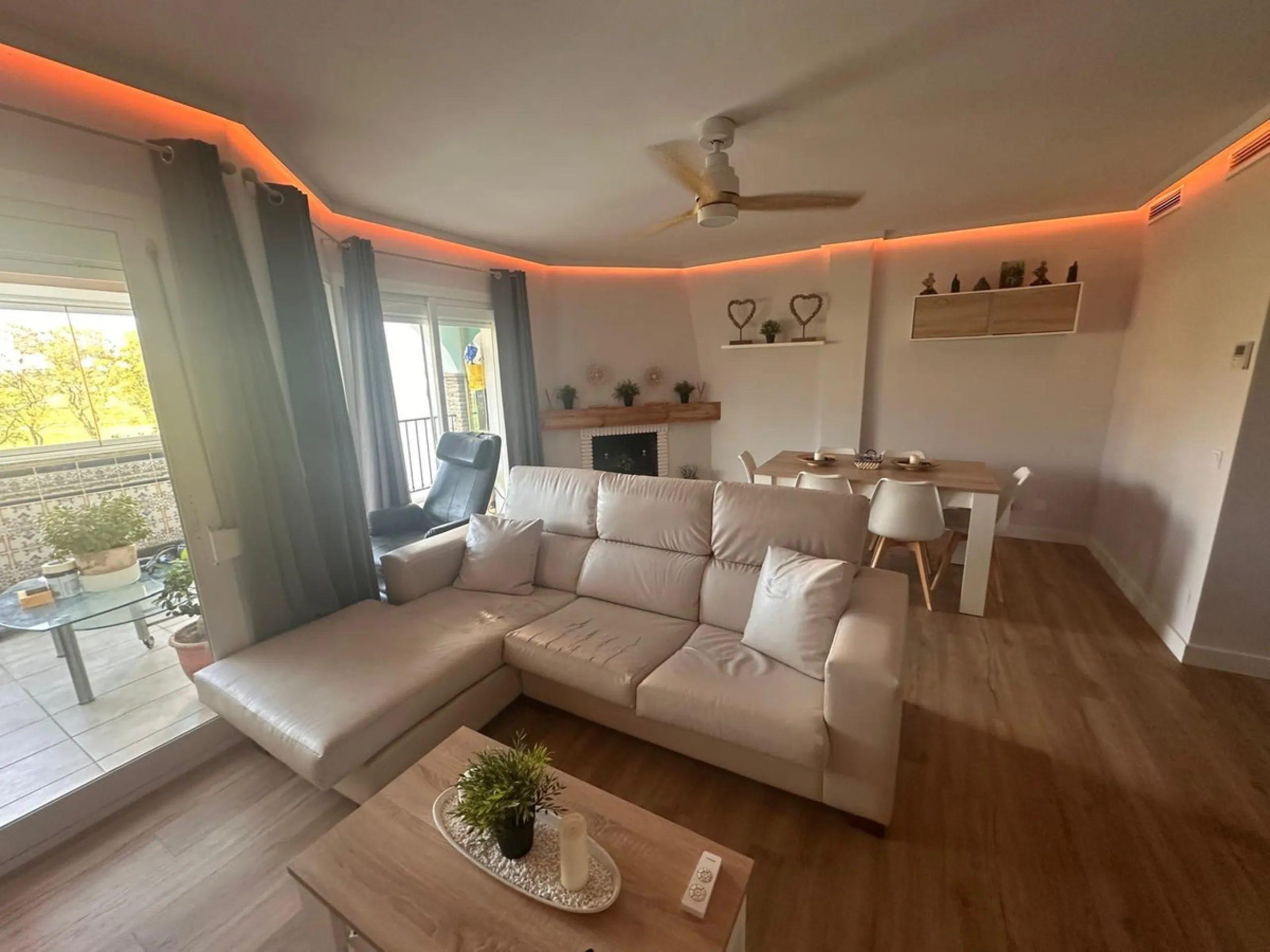 Apartment - Top Floor Apartment в продаже в Mijas, Málaga. В доме 2 спален и 2 ванных комнат. Площадь дома 143 м²