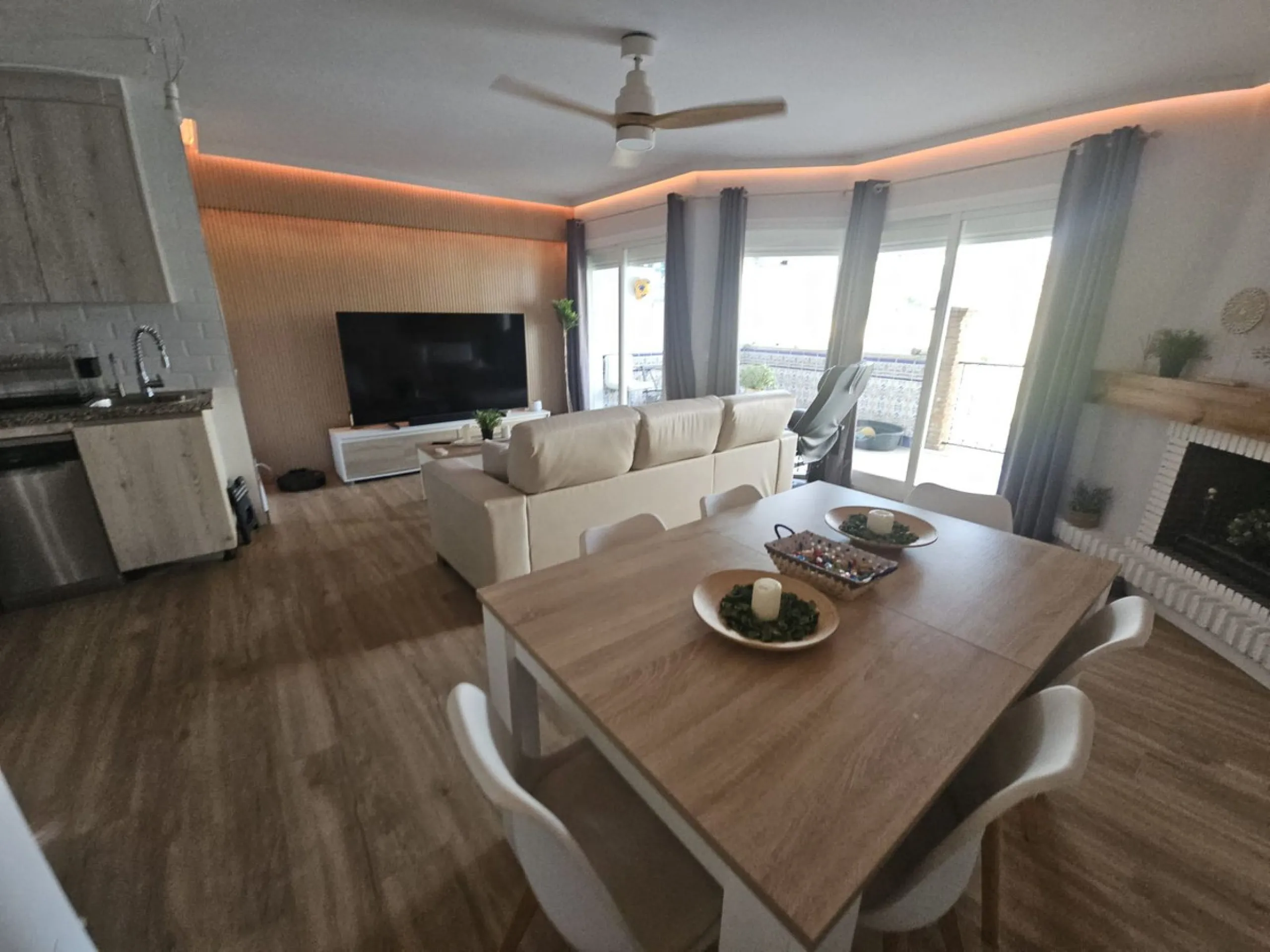 Apartment - Top Floor Apartment в продаже в Mijas, Málaga. В доме 2 спален и 2 ванных комнат. Площадь дома 143 м²