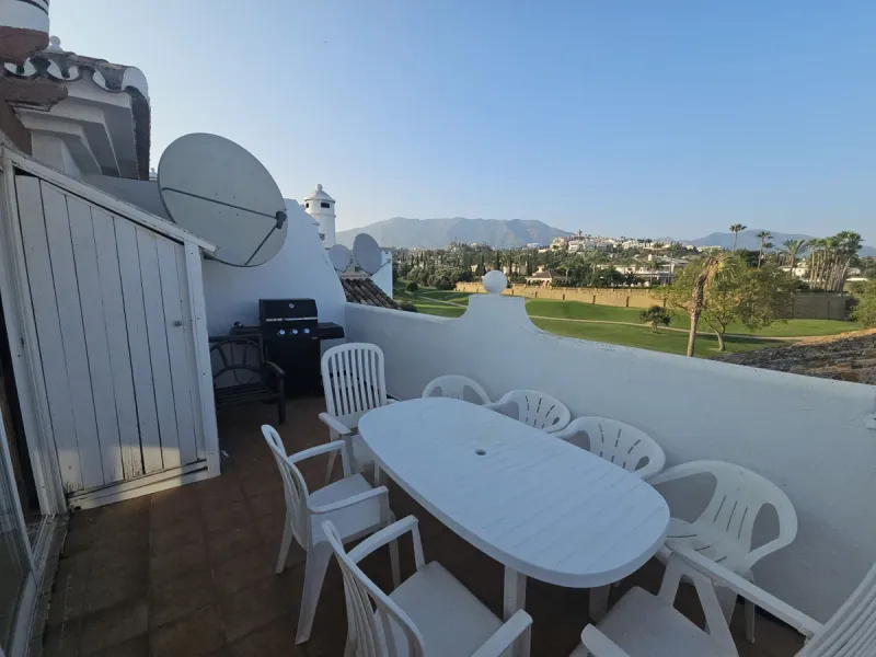 Apartment - Top Floor Apartment в продаже в Mijas, Málaga. В доме 2 спален и 2 ванных комнат. Площадь дома 143 м²