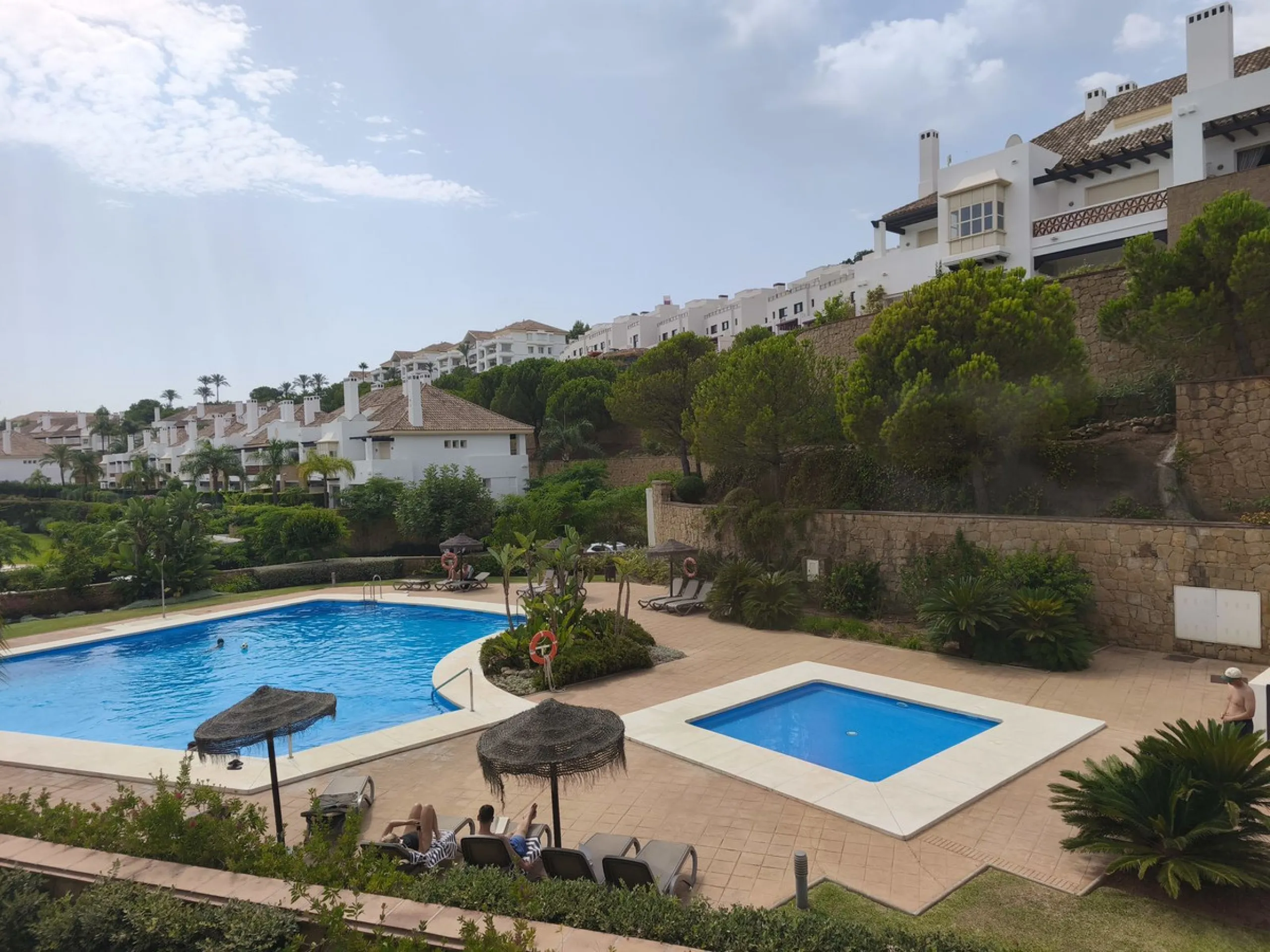 House - Townhouse в продаже в Mijas, Málaga. В доме 3 спален и 4 ванных комнат. Площадь дома 200 м². Площадь участка 18 м²