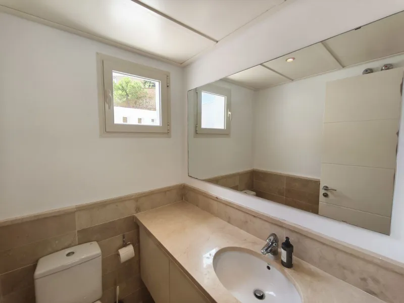 House - Townhouse в продаже в Mijas, Málaga. В доме 3 спален и 4 ванных комнат. Площадь дома 200 м². Площадь участка 18 м²