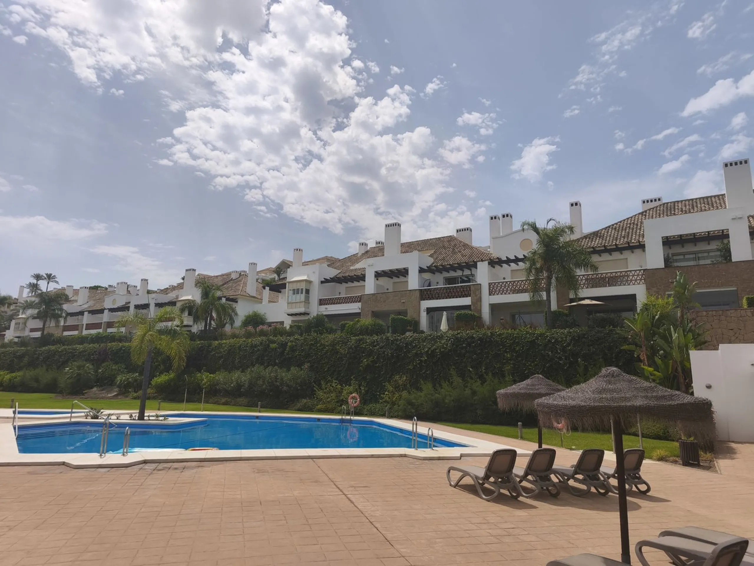 House - Townhouse в продаже в Mijas, Málaga. В доме 3 спален и 4 ванных комнат. Площадь дома 200 м². Площадь участка 18 м²