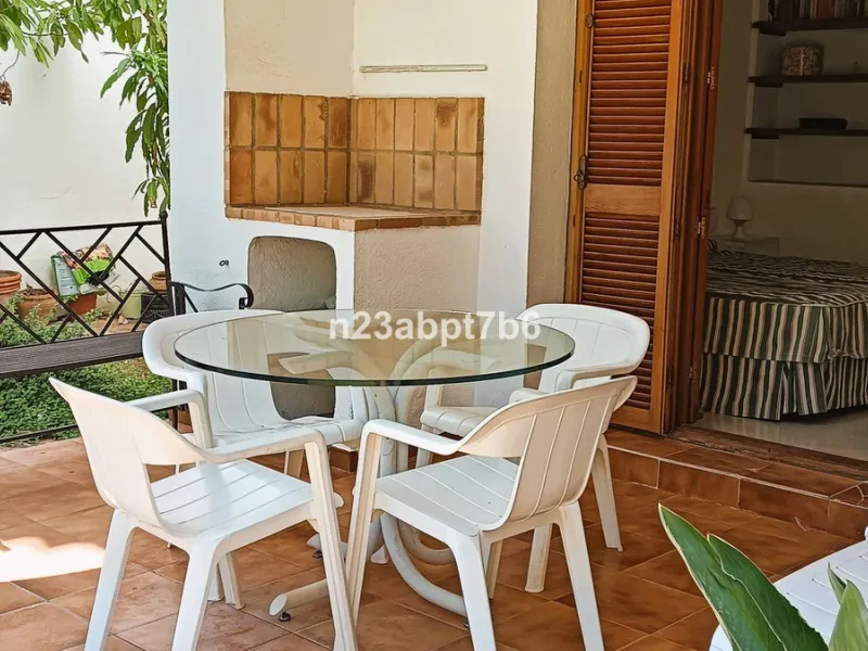 Apartment - Ground Floor Apartment в продаже в Marbella, Málaga. В доме 2 спален и 2 ванных комнат. Площадь дома 109 м²