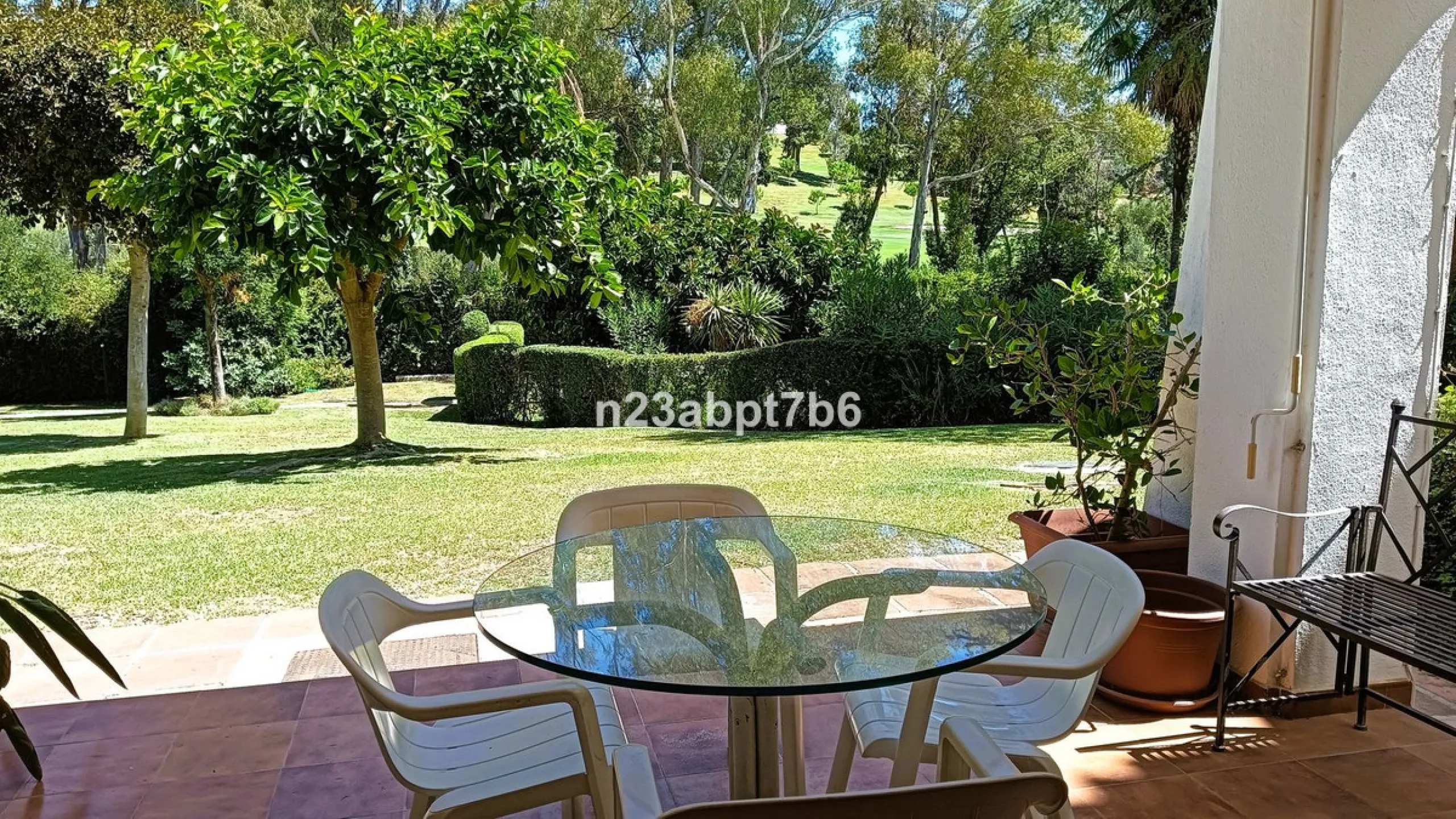 Apartment - Ground Floor Apartment в продаже в Marbella, Málaga. В доме 2 спален и 2 ванных комнат. Площадь дома 109 м²