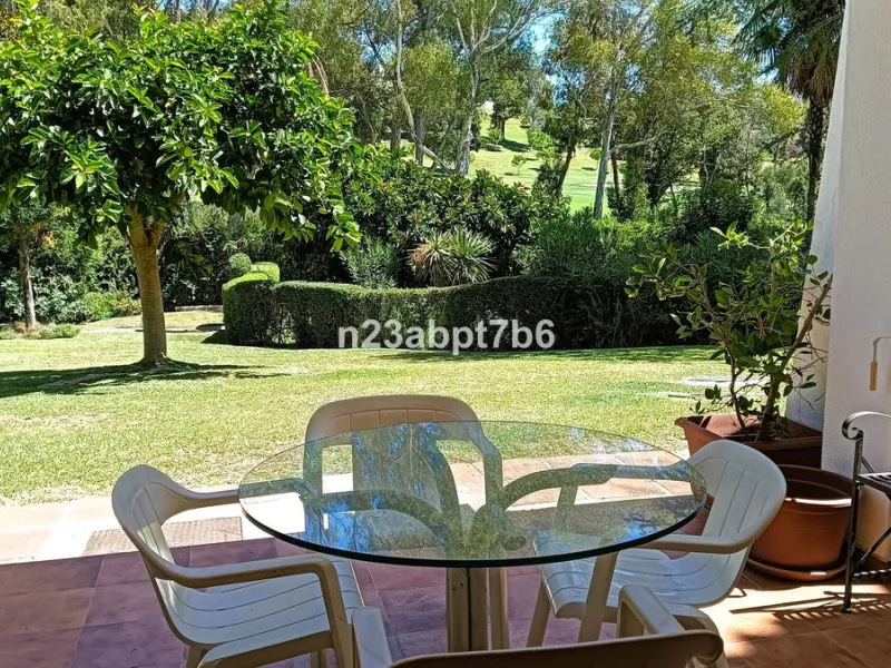 Apartment - Ground Floor Apartment в продаже в Marbella, Málaga. В доме 2 спален и 2 ванных комнат. Площадь дома 109 м²