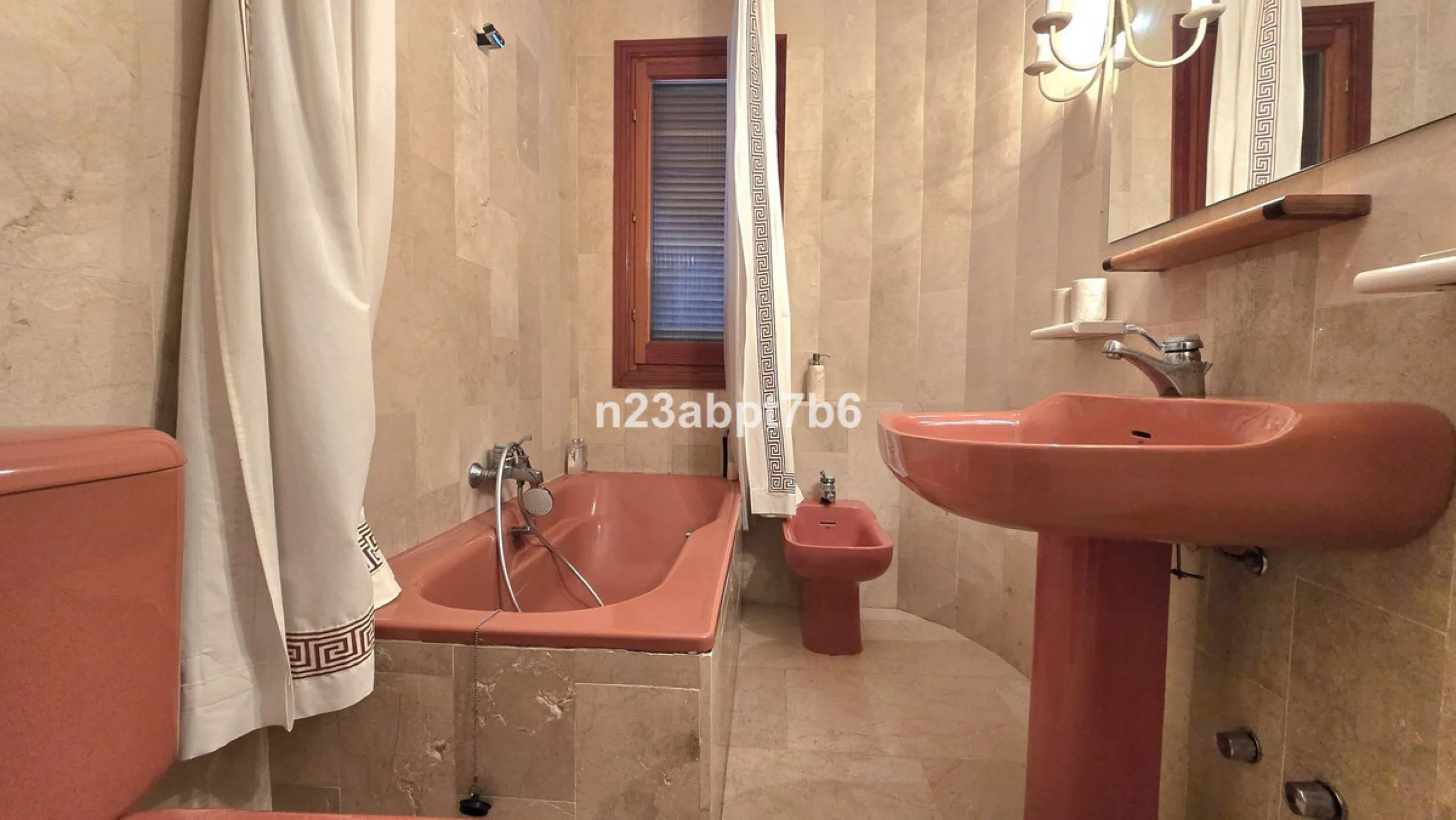 Apartment - Ground Floor Apartment в продаже в Marbella, Málaga. В доме 2 спален и 2 ванных комнат. Площадь дома 109 м²