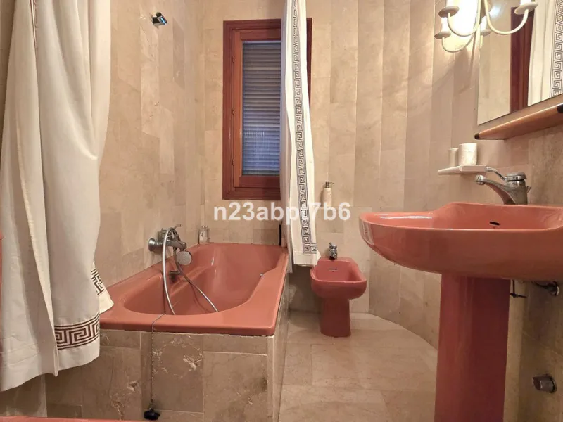 Apartment - Ground Floor Apartment в продаже в Marbella, Málaga. В доме 2 спален и 2 ванных комнат. Площадь дома 109 м²