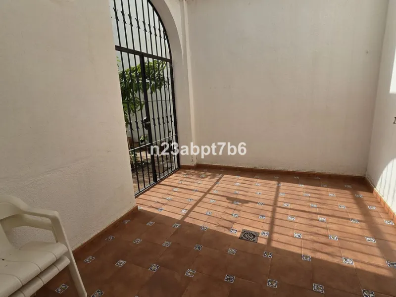 Apartment - Ground Floor Apartment в продаже в Marbella, Málaga. В доме 2 спален и 2 ванных комнат. Площадь дома 109 м²