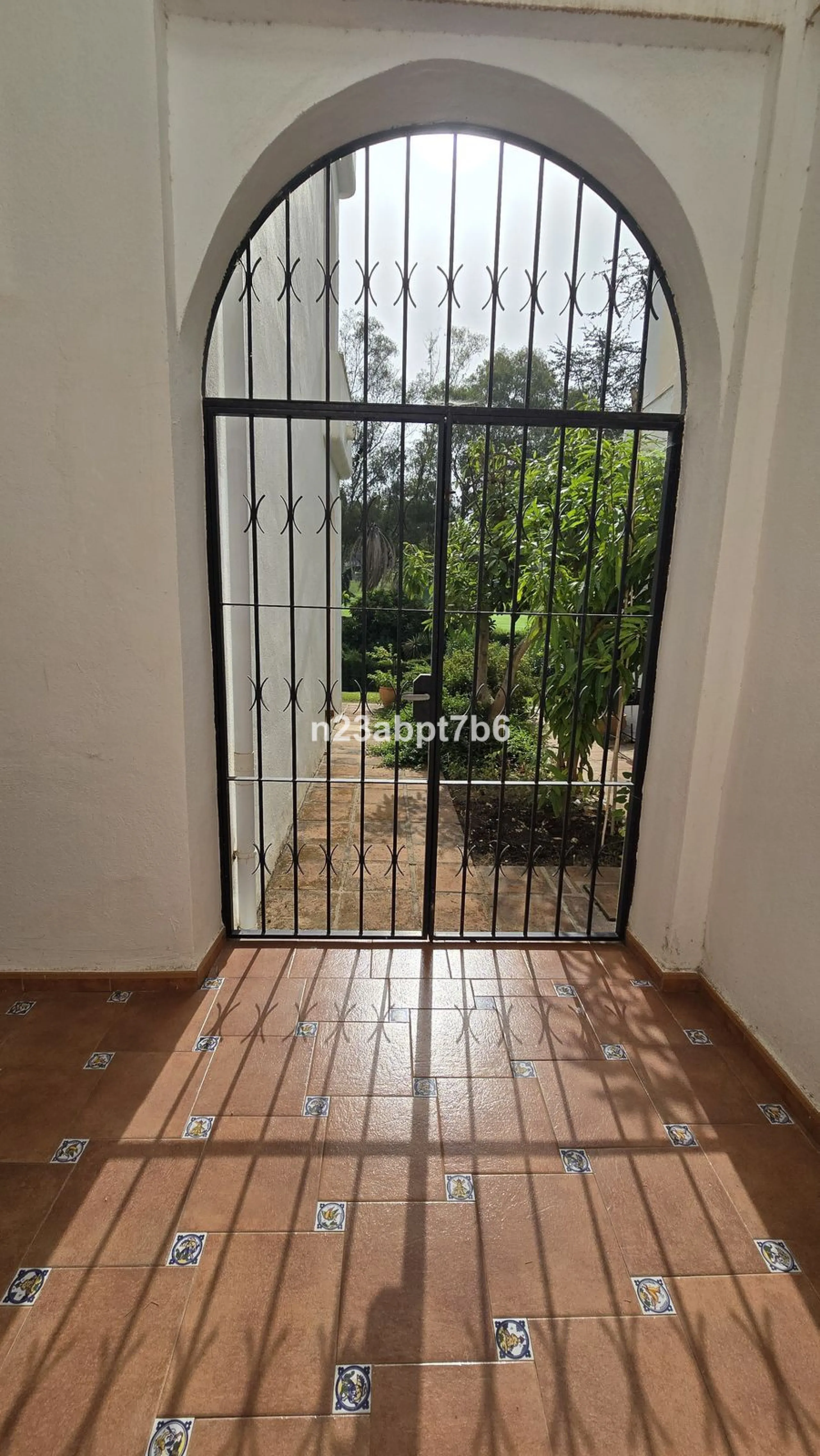 Apartment - Ground Floor Apartment в продаже в Marbella, Málaga. В доме 2 спален и 2 ванных комнат. Площадь дома 109 м²