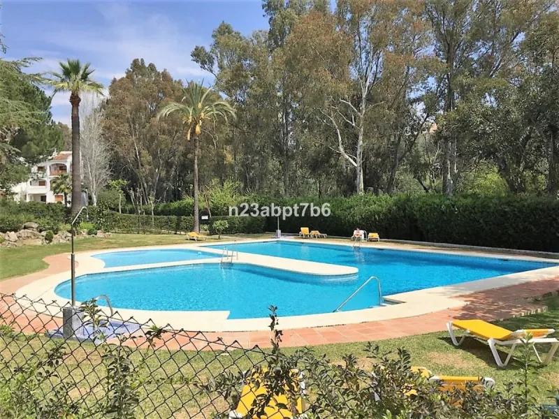 Apartment - Ground Floor Apartment в продаже в Marbella, Málaga. В доме 2 спален и 2 ванных комнат. Площадь дома 109 м²