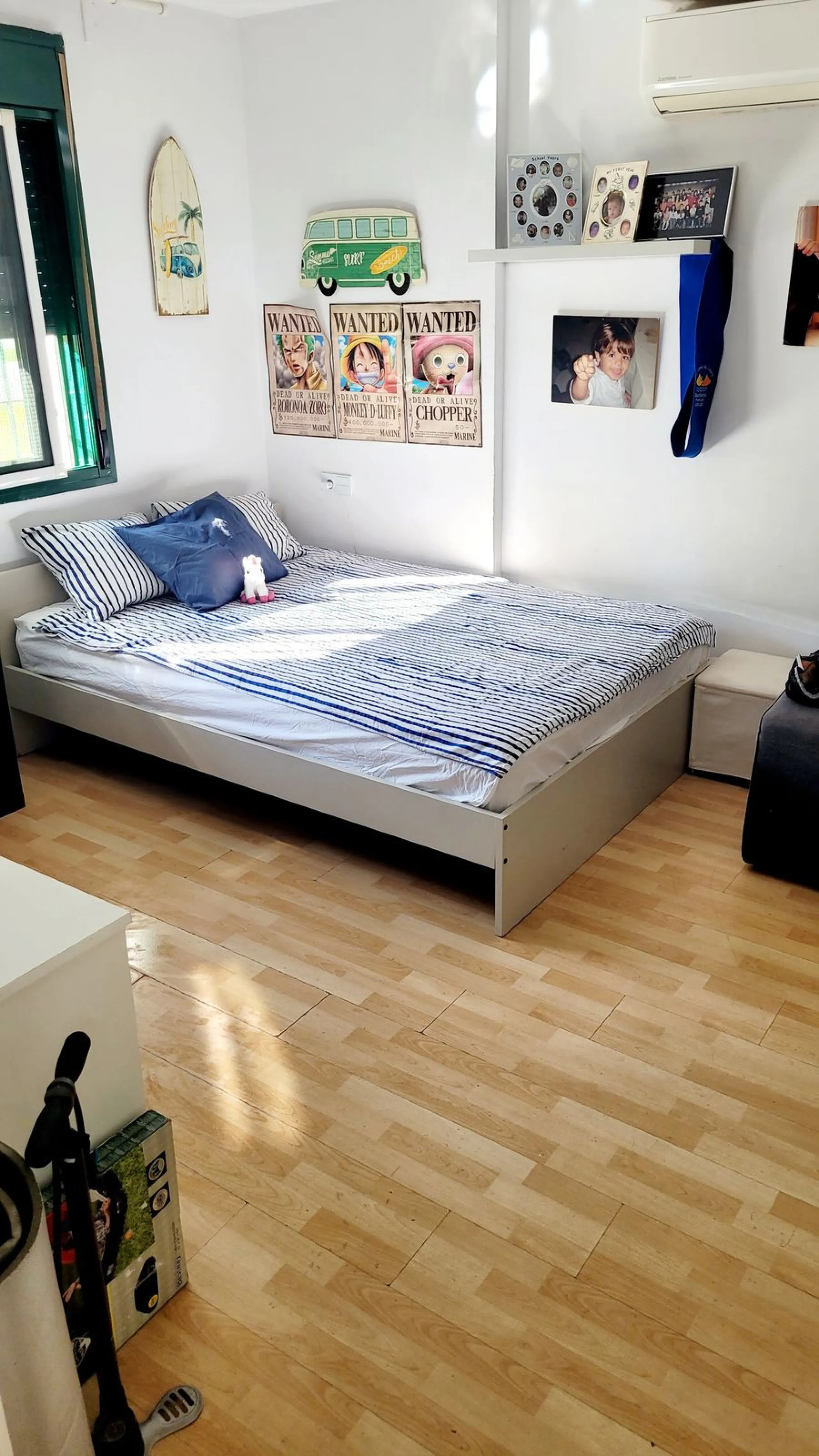 We are pleased to offer for sale this fabulous well-maintained 3 bedroom 2 bathroom apartment close to amenities and near the beach.