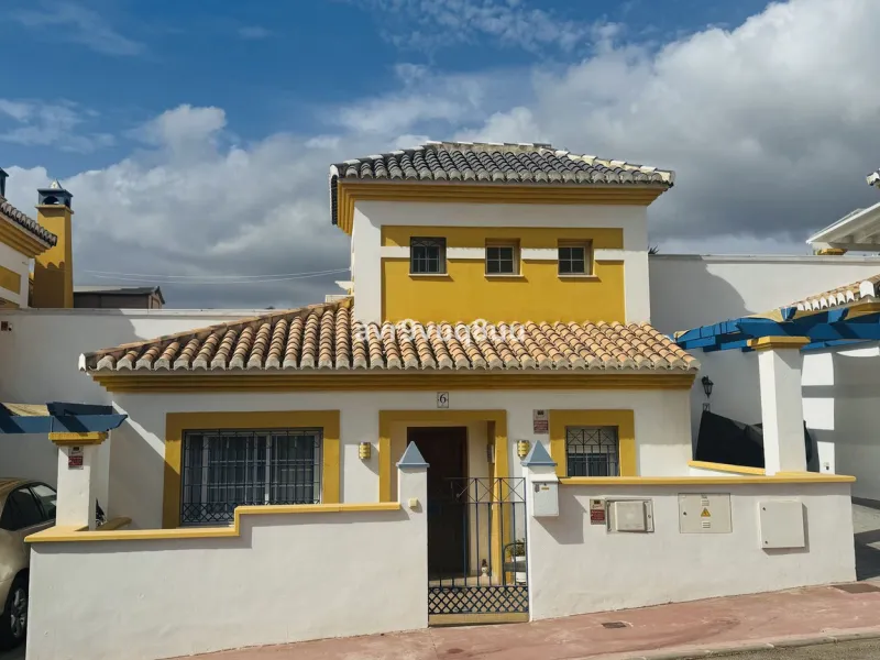 This wonderful family home is coming on the market for first time since it was built in 2007. Set in a quiet corner of Calahonda, the house comprises: On entrance level, a covered car port and entrance terrace, a hallway leading to a large living dining r