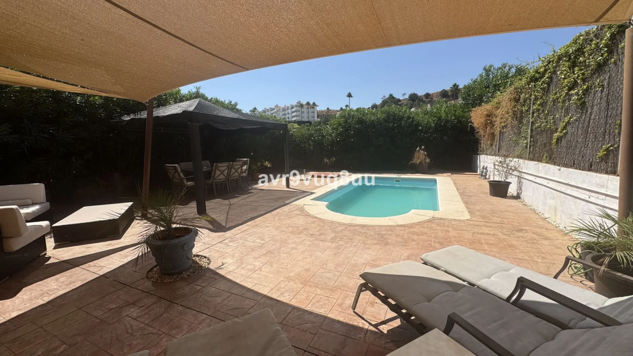 House - Townhouse в продаже в Mijas, Málaga. В доме 4 спален и 3 ванных комнат. Площадь дома 216 м². Площадь участка 321 м²