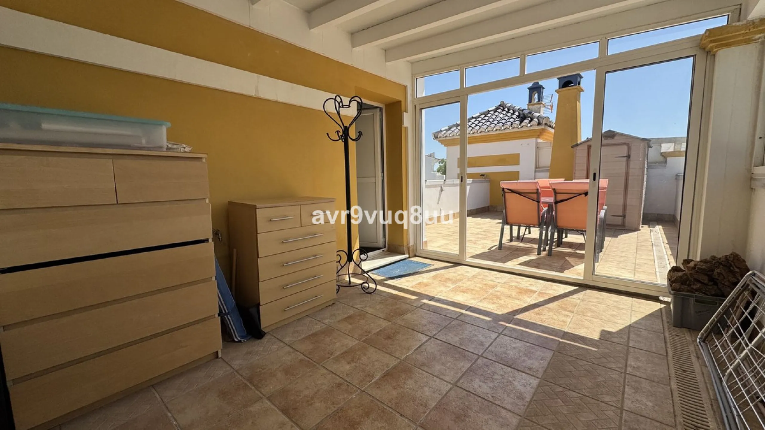 House - Townhouse в продаже в Mijas, Málaga. В доме 4 спален и 3 ванных комнат. Площадь дома 216 м². Площадь участка 321 м²