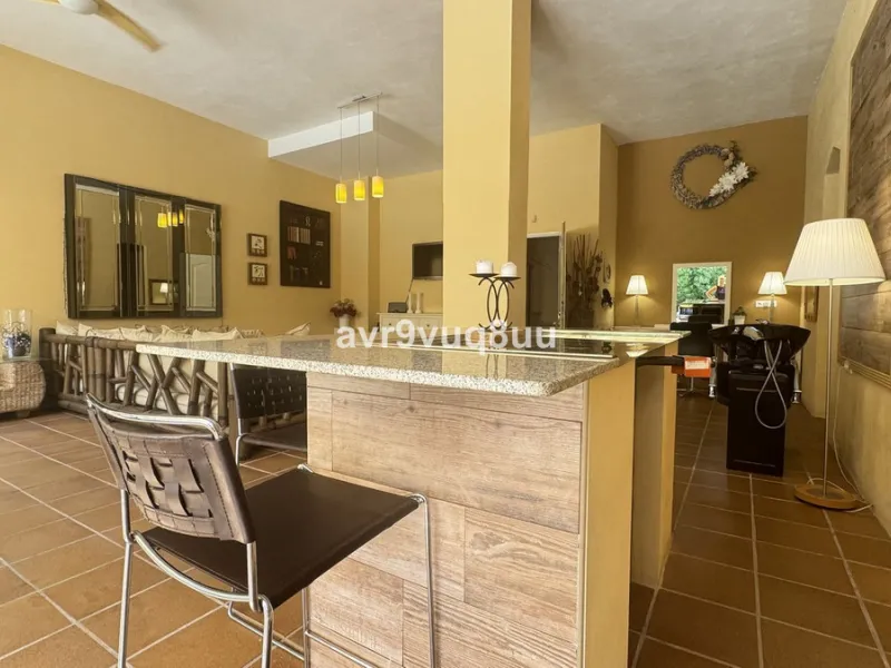 House - Townhouse в продаже в Mijas, Málaga. В доме 4 спален и 3 ванных комнат. Площадь дома 216 м². Площадь участка 321 м²
