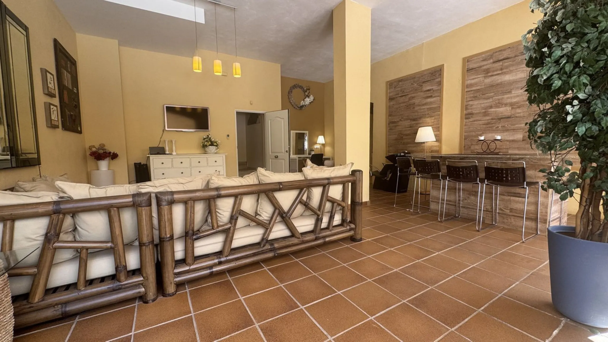 House - Townhouse в продаже в Mijas, Málaga. В доме 4 спален и 3 ванных комнат. Площадь дома 216 м². Площадь участка 321 м²