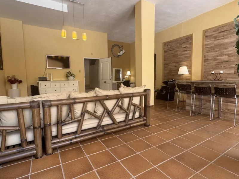 House - Townhouse в продаже в Mijas, Málaga. В доме 4 спален и 3 ванных комнат. Площадь дома 216 м². Площадь участка 321 м²