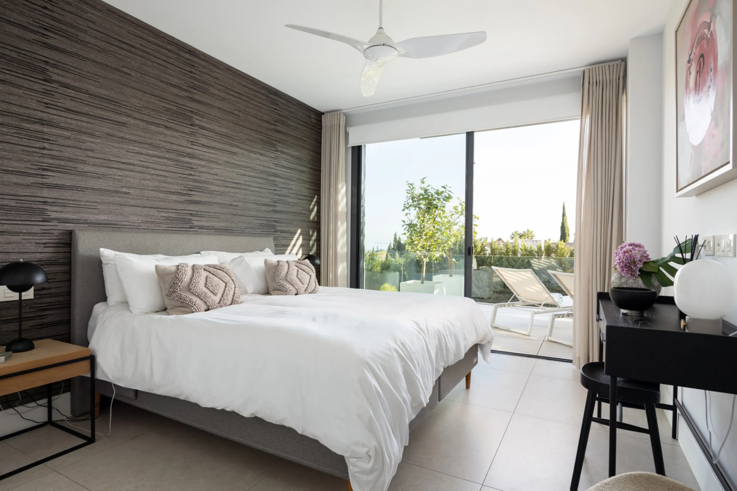This beautifully designed two-bedroom, two-bathroom apartment offers a harmonious blend of comfort and sophistication in one of the most sought-after areas of the Golf Valley. Located in Urbanization Aqualina wiith 112 m² of interior living space and a ge