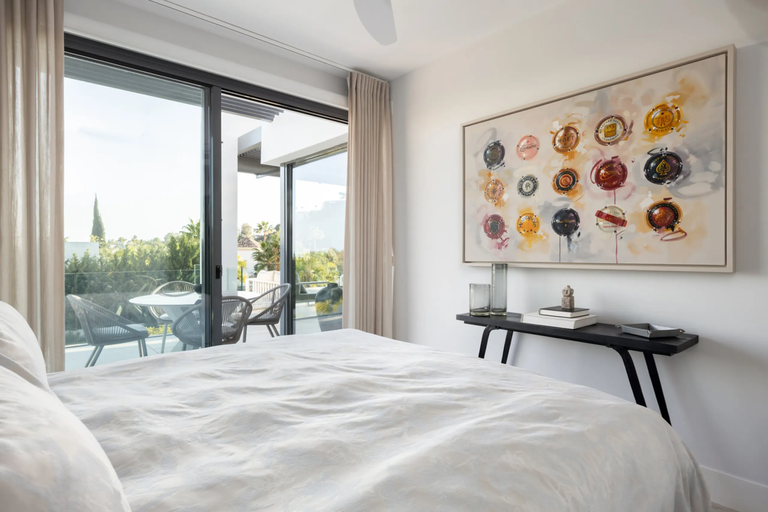 This beautifully designed two-bedroom, two-bathroom apartment offers a harmonious blend of comfort and sophistication in one of the most sought-after areas of the Golf Valley. Located in Urbanization Aqualina wiith 112 m² of interior living space and a ge
