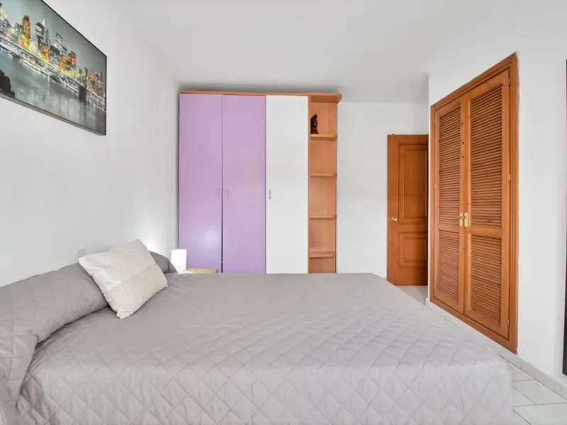 A very well presented and spacious 5 bedroom /4 bathroom apartment in the heart of  beautiful Benahavis.