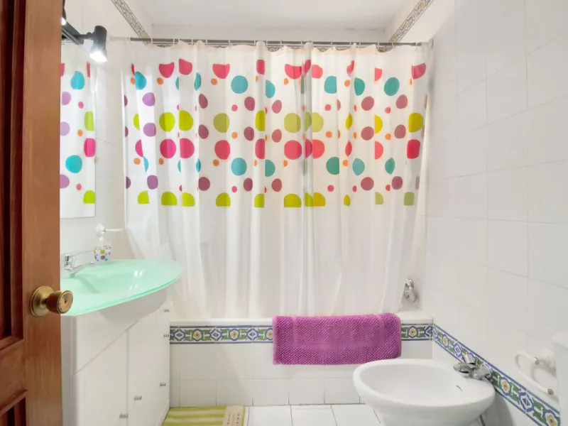 A very well presented and spacious 5 bedroom /4 bathroom apartment in the heart of  beautiful Benahavis.