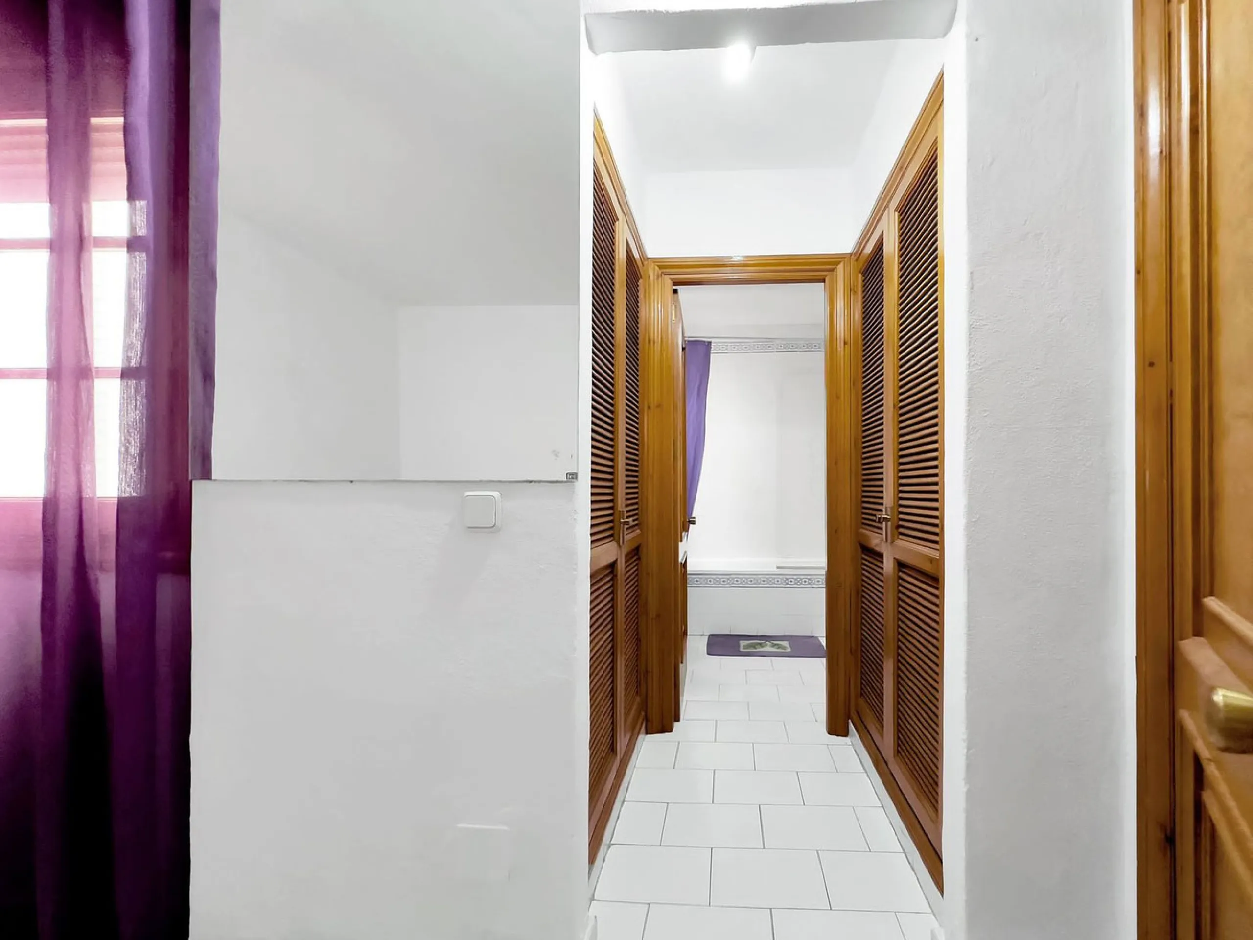A very well presented and spacious 5 bedroom /4 bathroom apartment in the heart of  beautiful Benahavis.