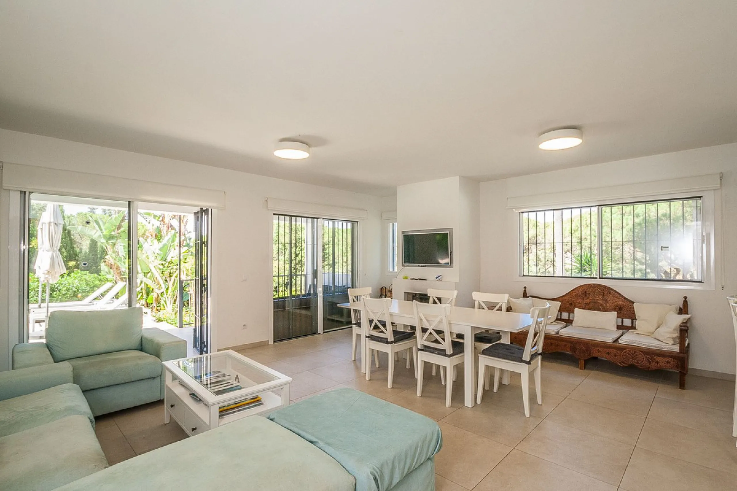 Discover your dream home in this beautifully designed one-level residence, bathed in natural light and featuring direct access to a stunning pool. With five spacious bedrooms and three modern bathrooms, this property is perfect for families or as a lucrat