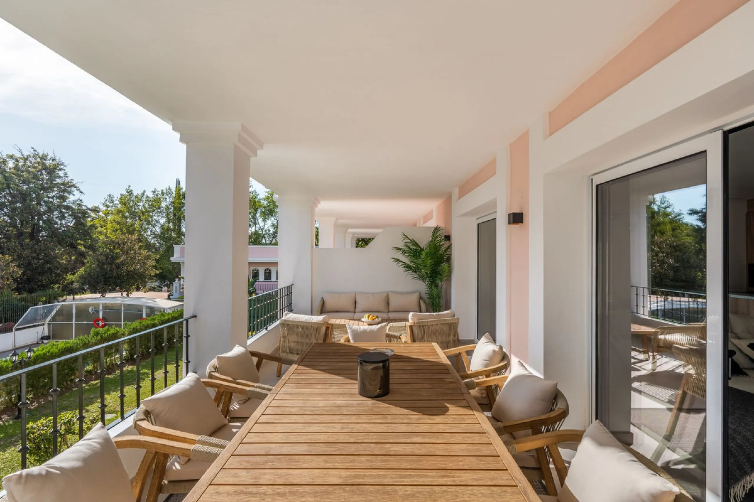 This is a refined duplex penthouse set within the gated community of Aloha Gardens in Nueva Andalucía. This property presents a well-balanced combination of modern design and a prime location in one of Marbella's most established areas. The main floor is 