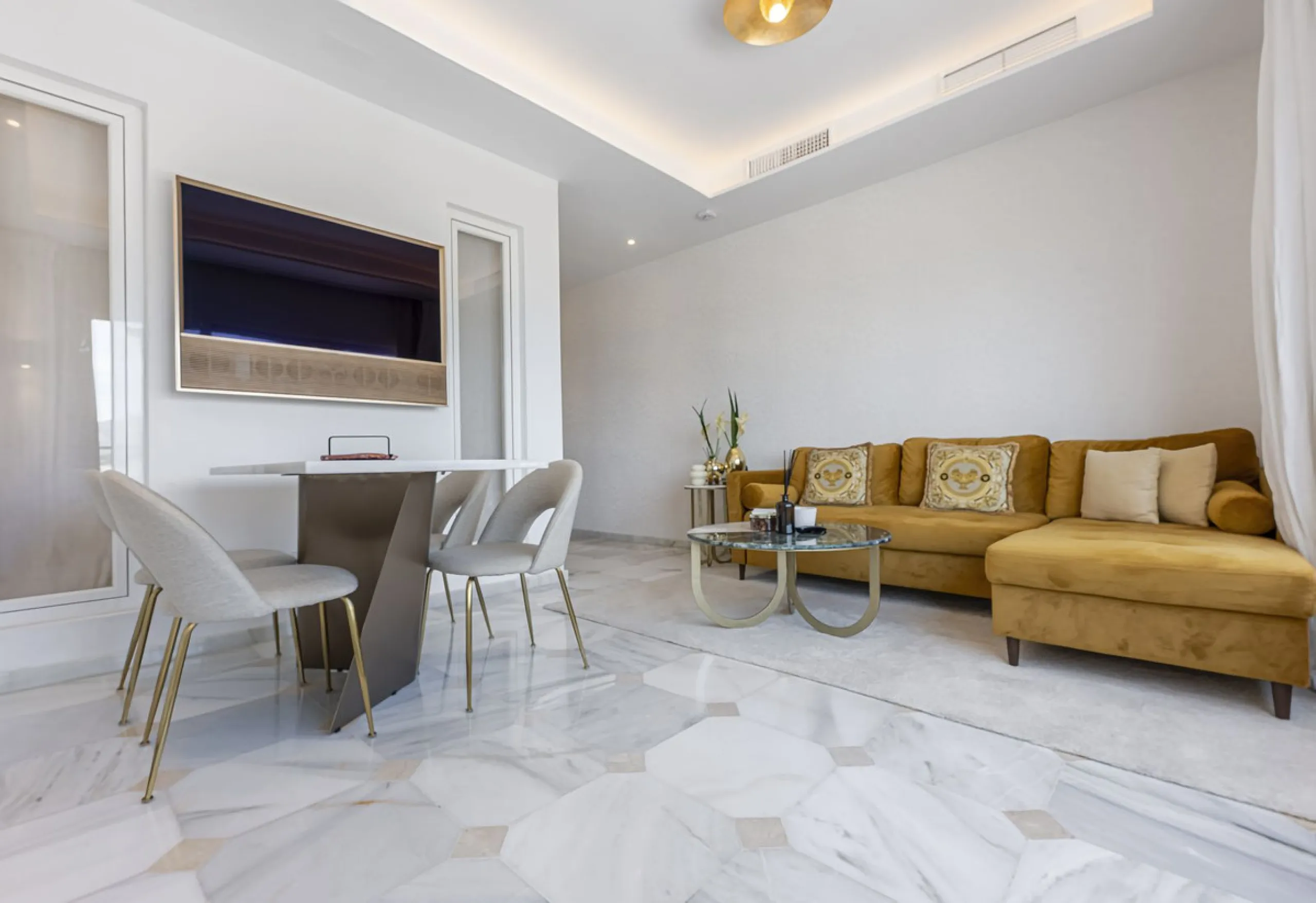 Apartment - Top Floor Apartment в продаже в Marbella, Málaga. В доме 2 спален и 2 ванных комнат. Площадь дома 64 м²