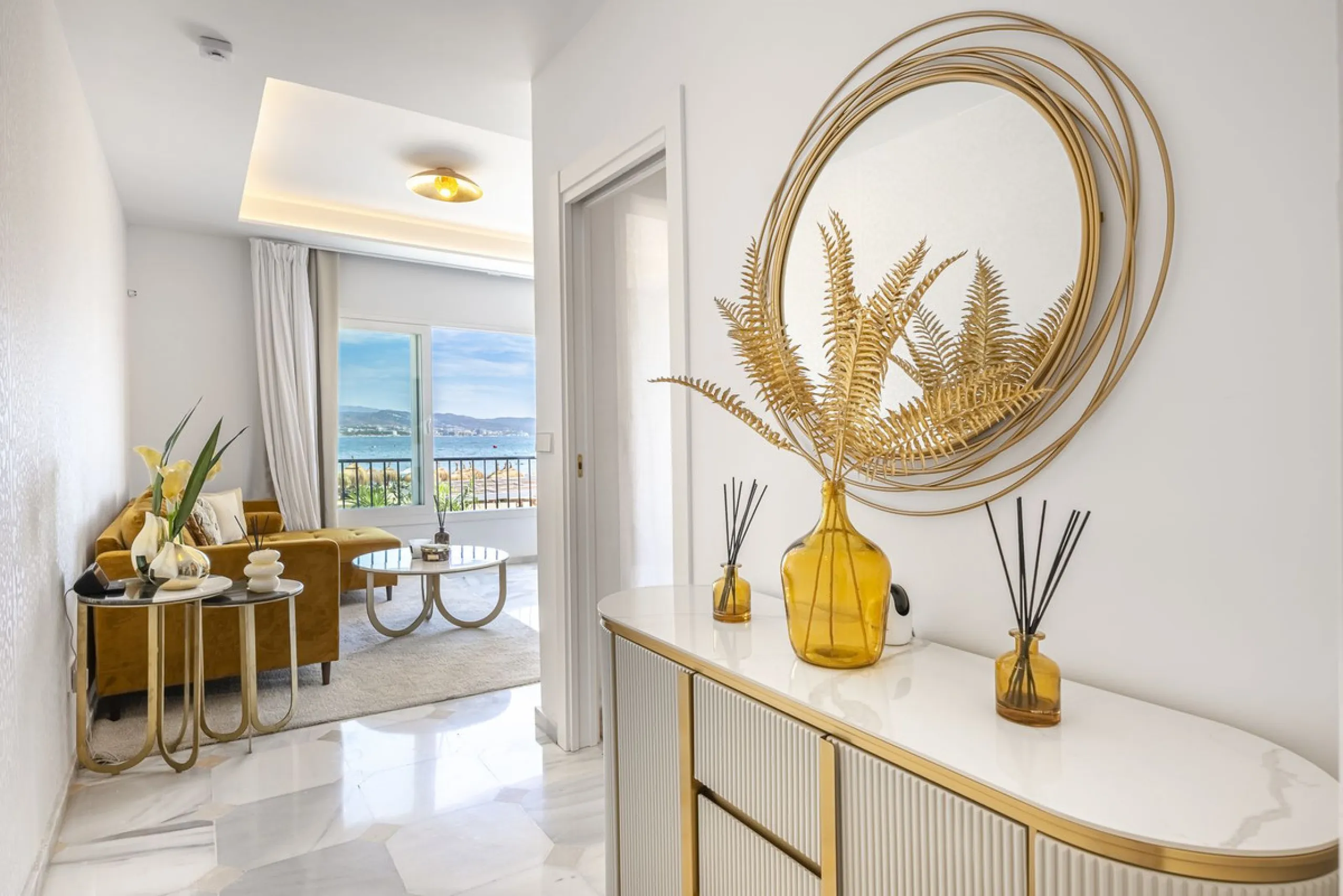 Apartment - Top Floor Apartment в продаже в Marbella, Málaga. В доме 2 спален и 2 ванных комнат. Площадь дома 64 м²