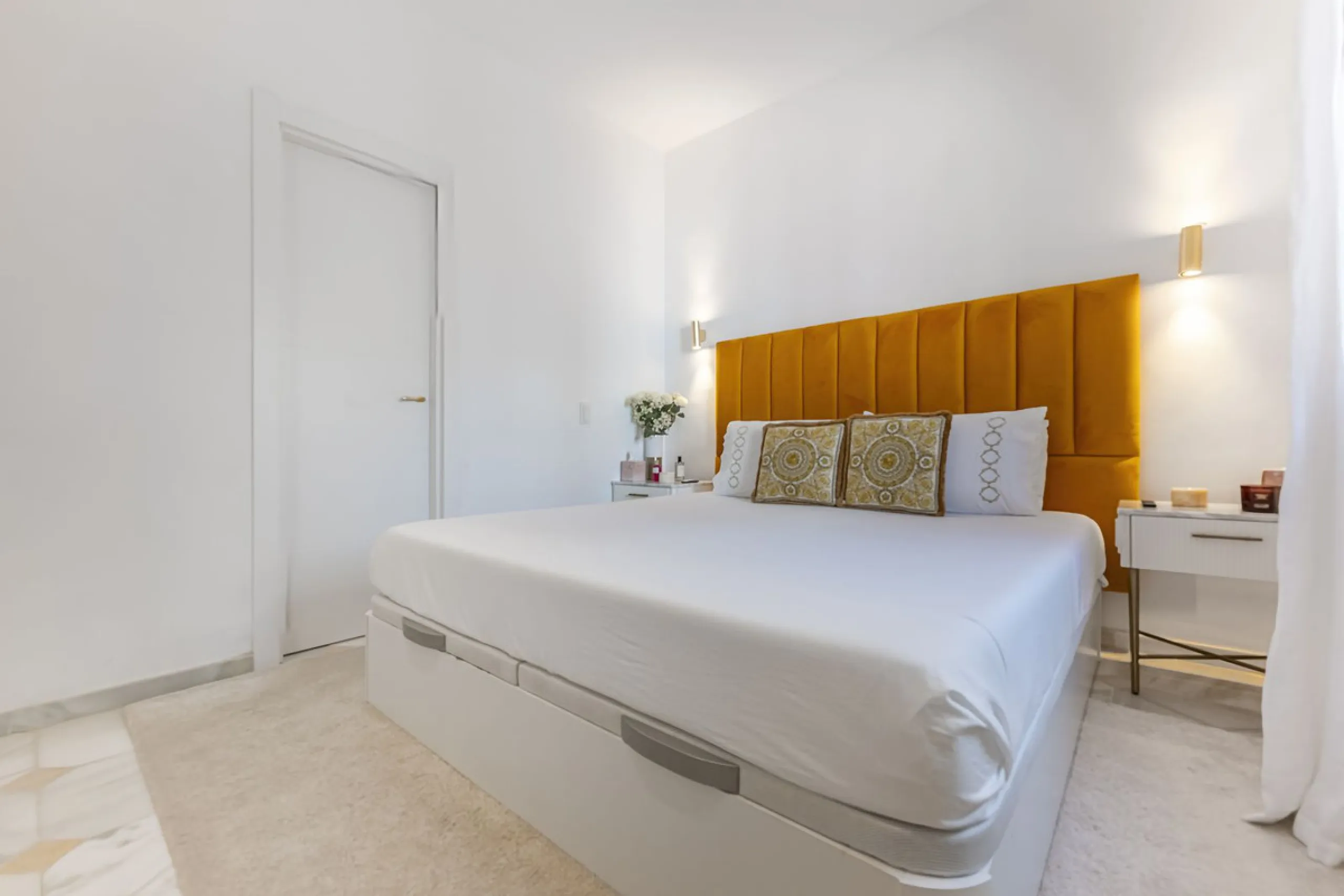 Apartment - Top Floor Apartment в продаже в Marbella, Málaga. В доме 2 спален и 2 ванных комнат. Площадь дома 64 м²