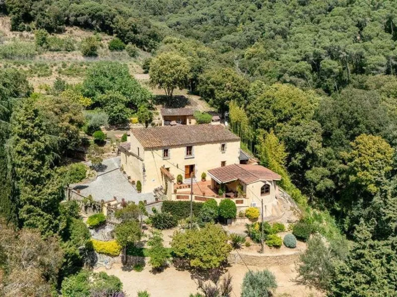 Rehabilitated Catalan Masia with Privacy and Multiple Buildings in the Province of Barcelona