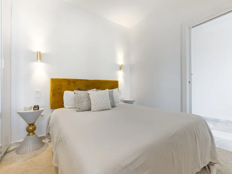 Apartment - Top Floor Apartment в продаже в Marbella, Málaga. В доме 2 спален и 2 ванных комнат. Площадь дома 64 м²