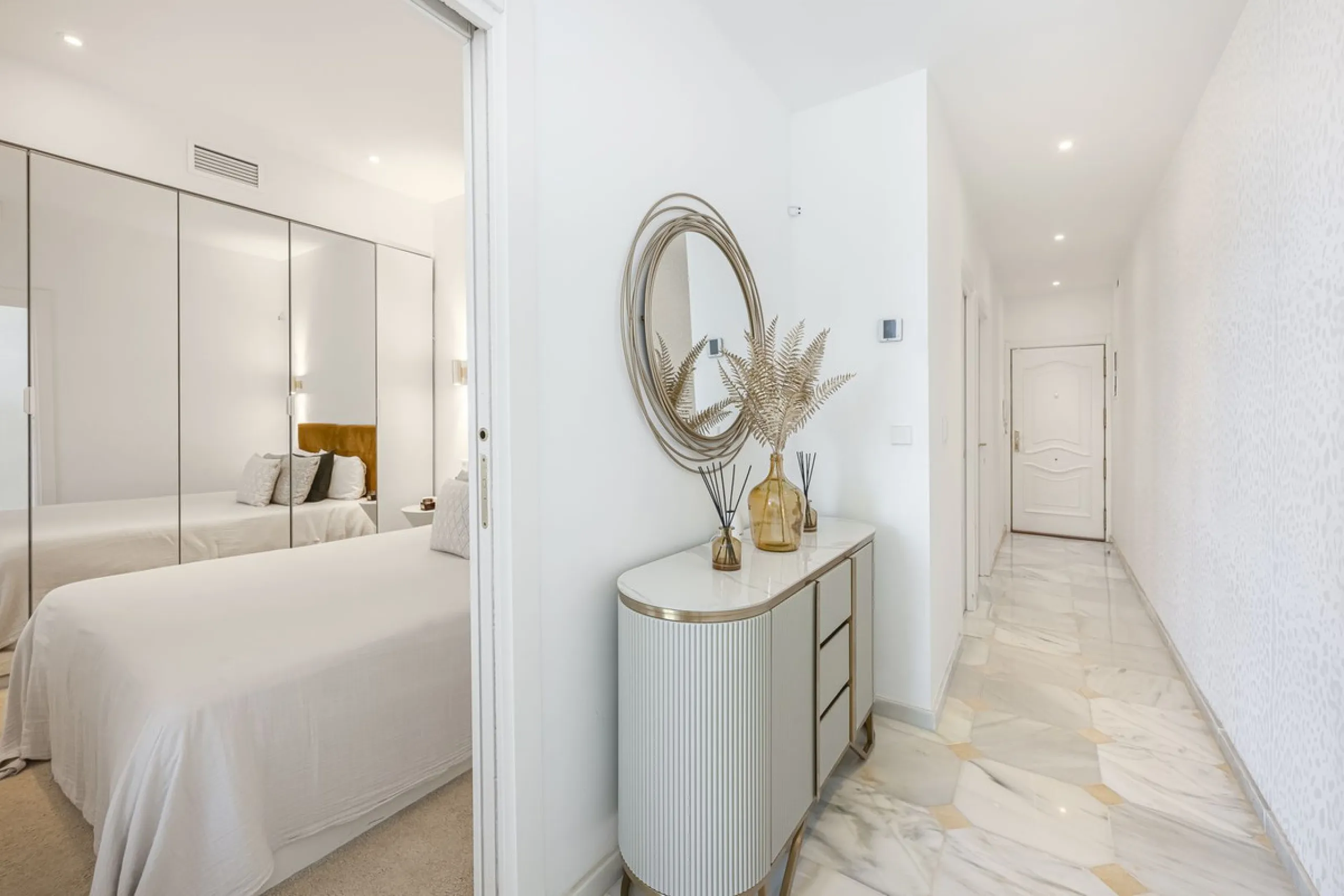 Apartment - Top Floor Apartment в продаже в Marbella, Málaga. В доме 2 спален и 2 ванных комнат. Площадь дома 64 м²