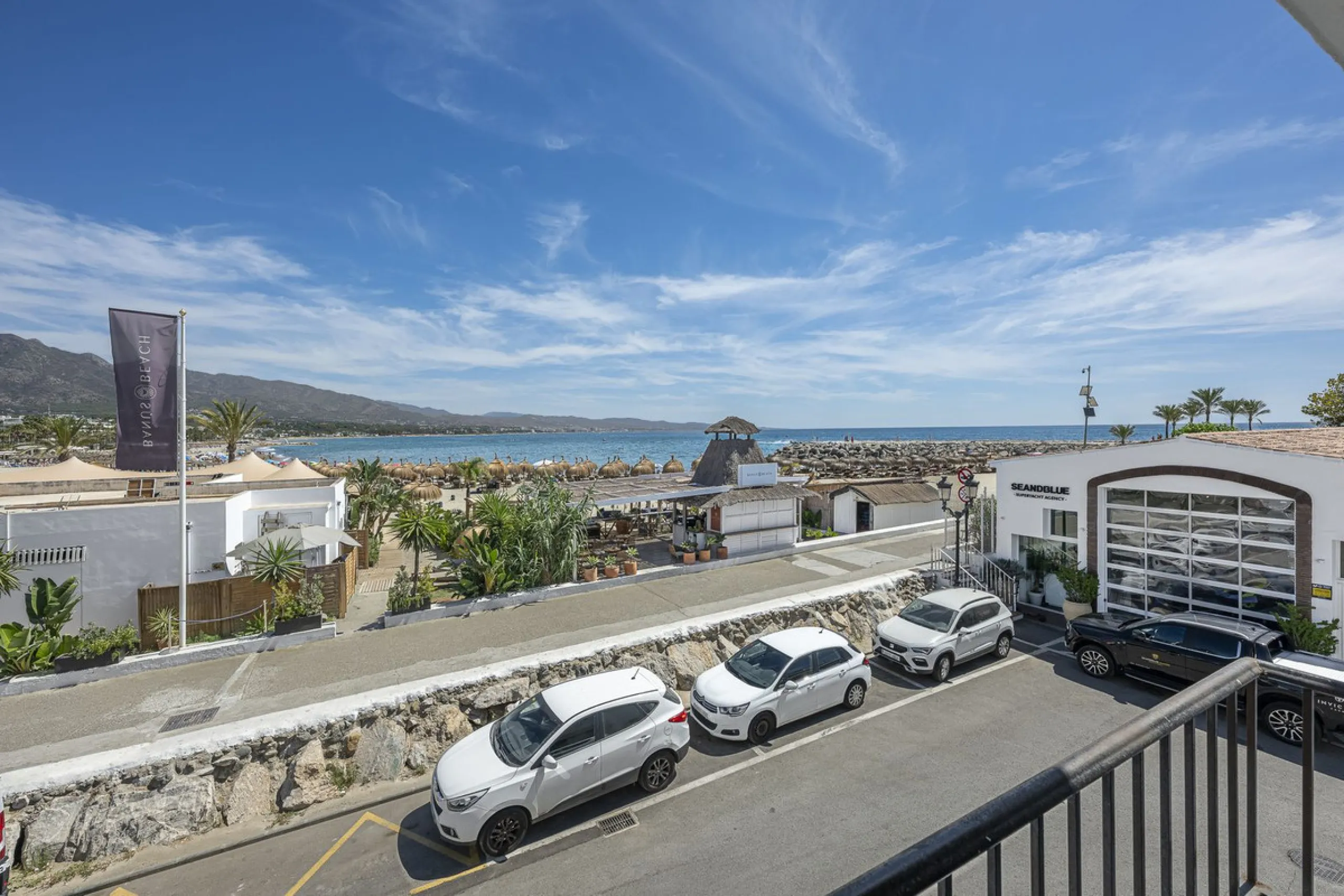 Apartment - Top Floor Apartment в продаже в Marbella, Málaga. В доме 2 спален и 2 ванных комнат. Площадь дома 64 м²